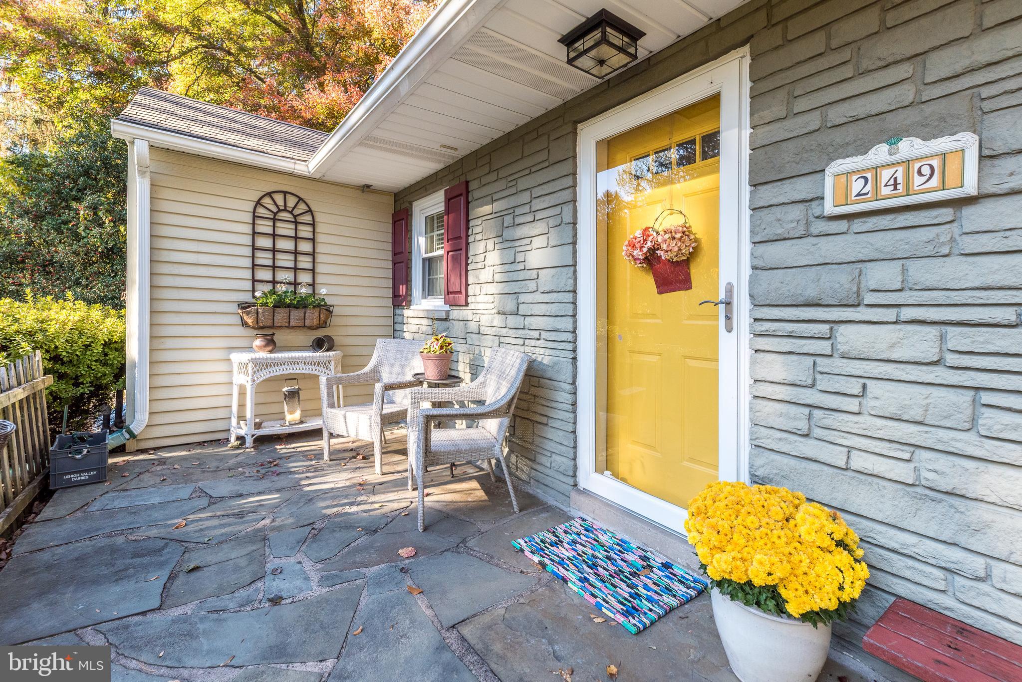 PEBBLE HILL - Residential