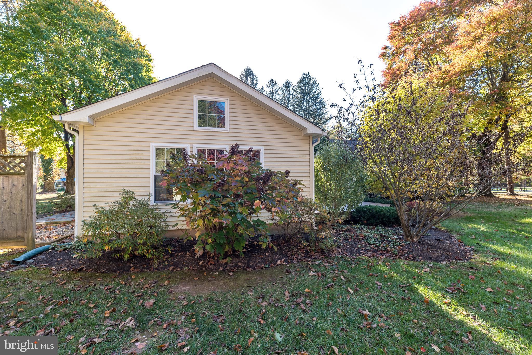 PEBBLE HILL - Residential