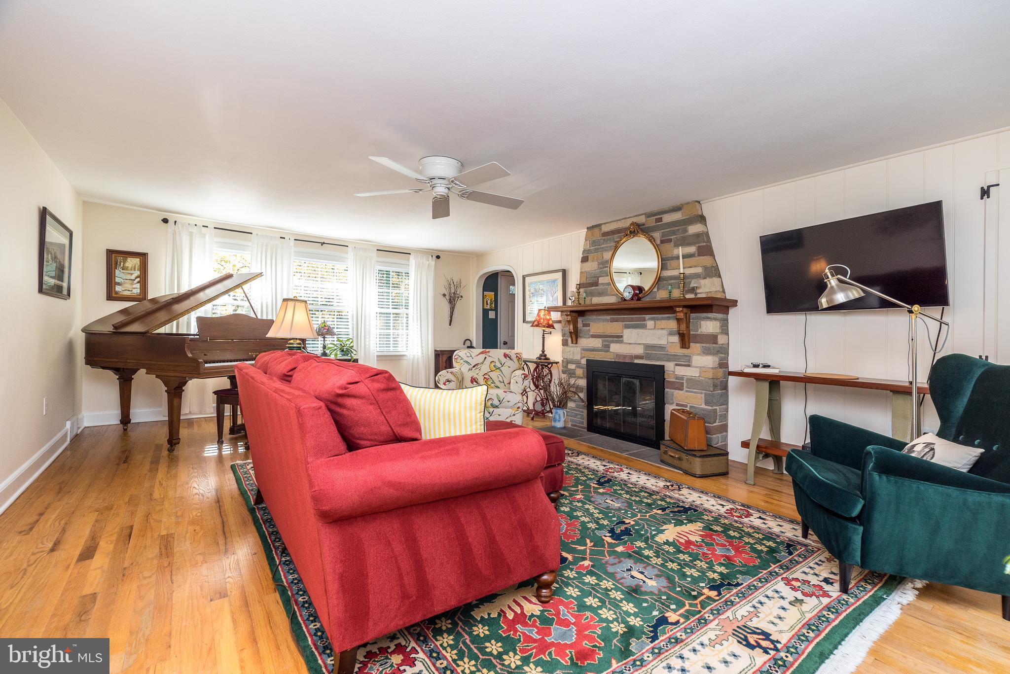 PEBBLE HILL - Residential