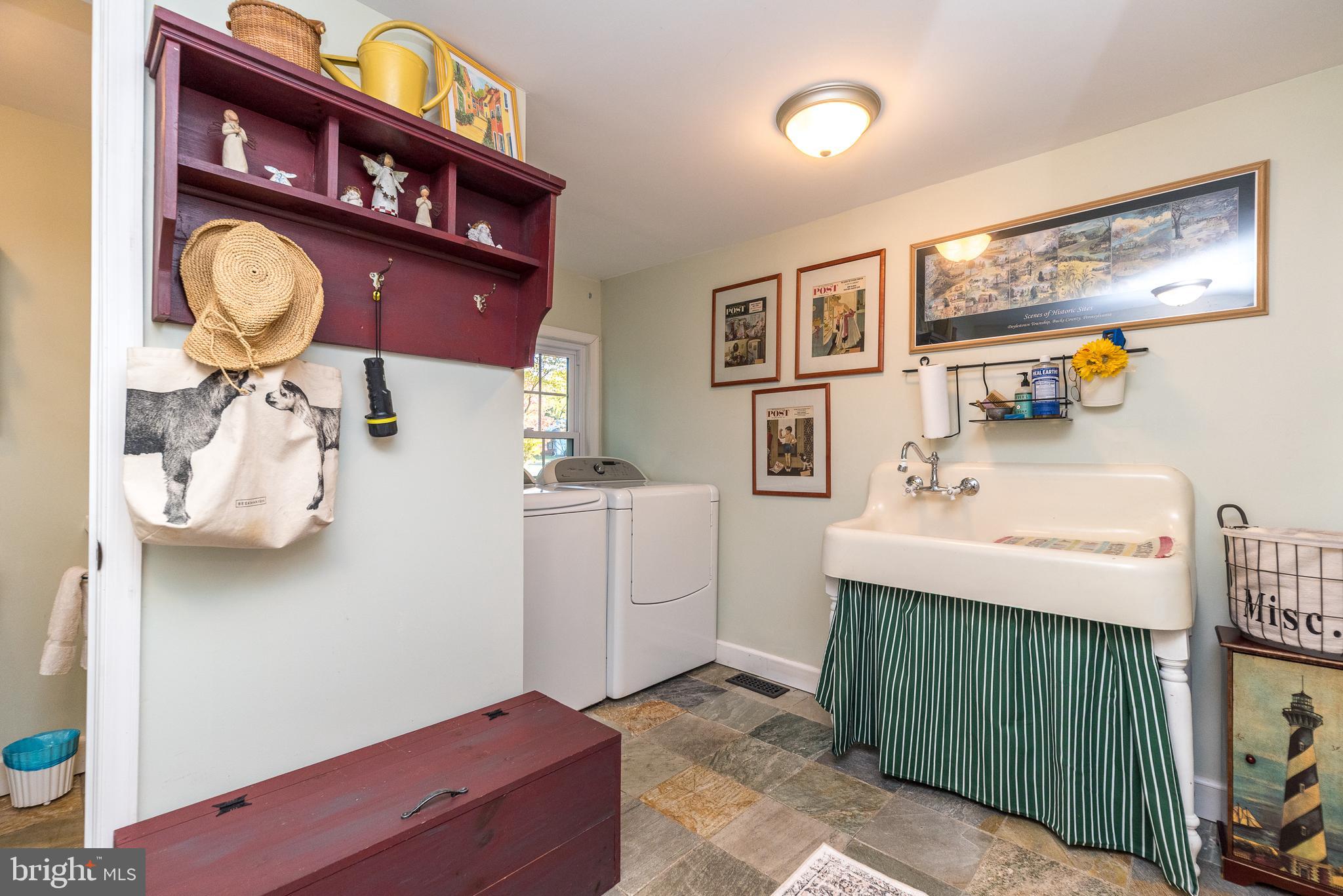 PEBBLE HILL - Residential