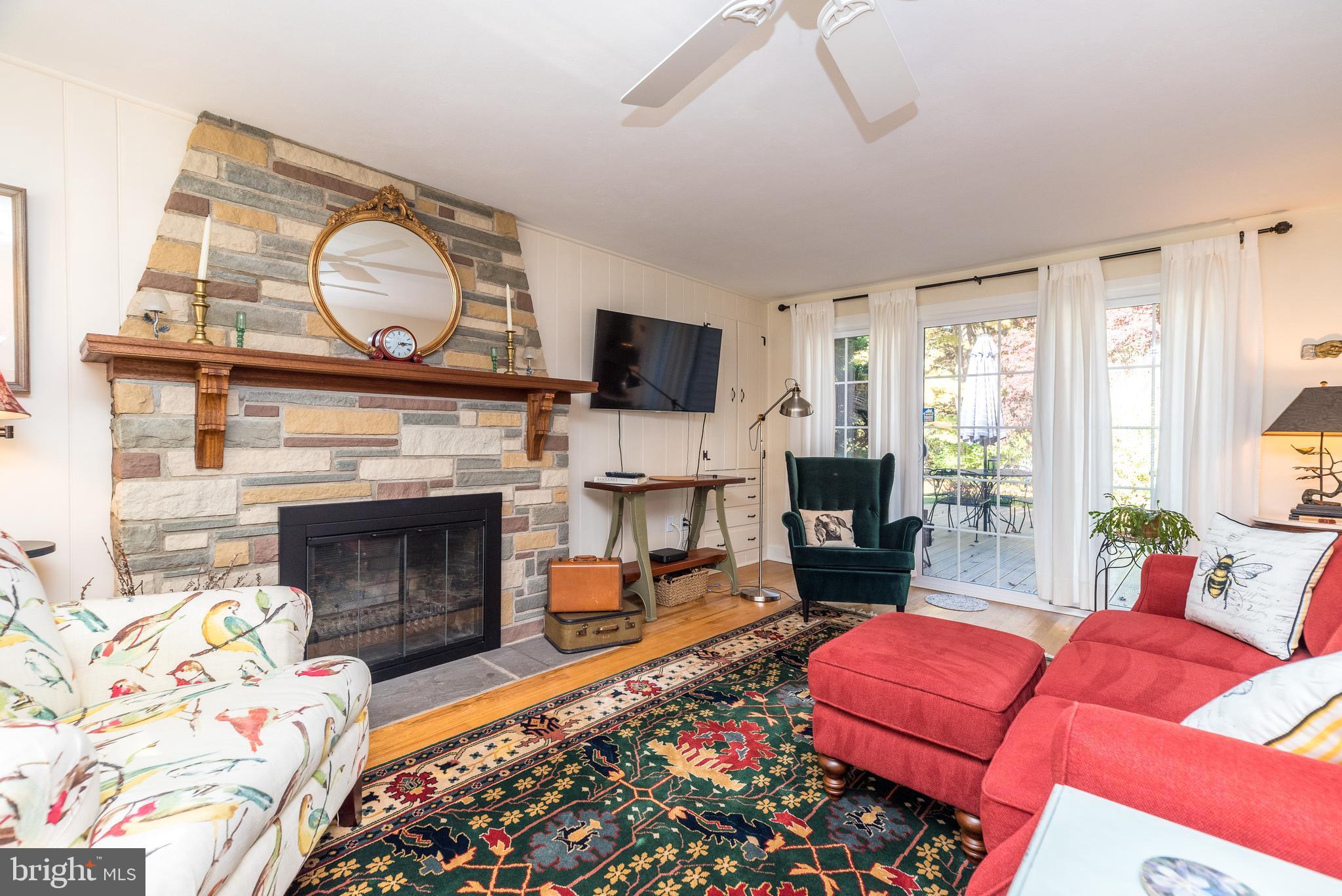 PEBBLE HILL - Residential