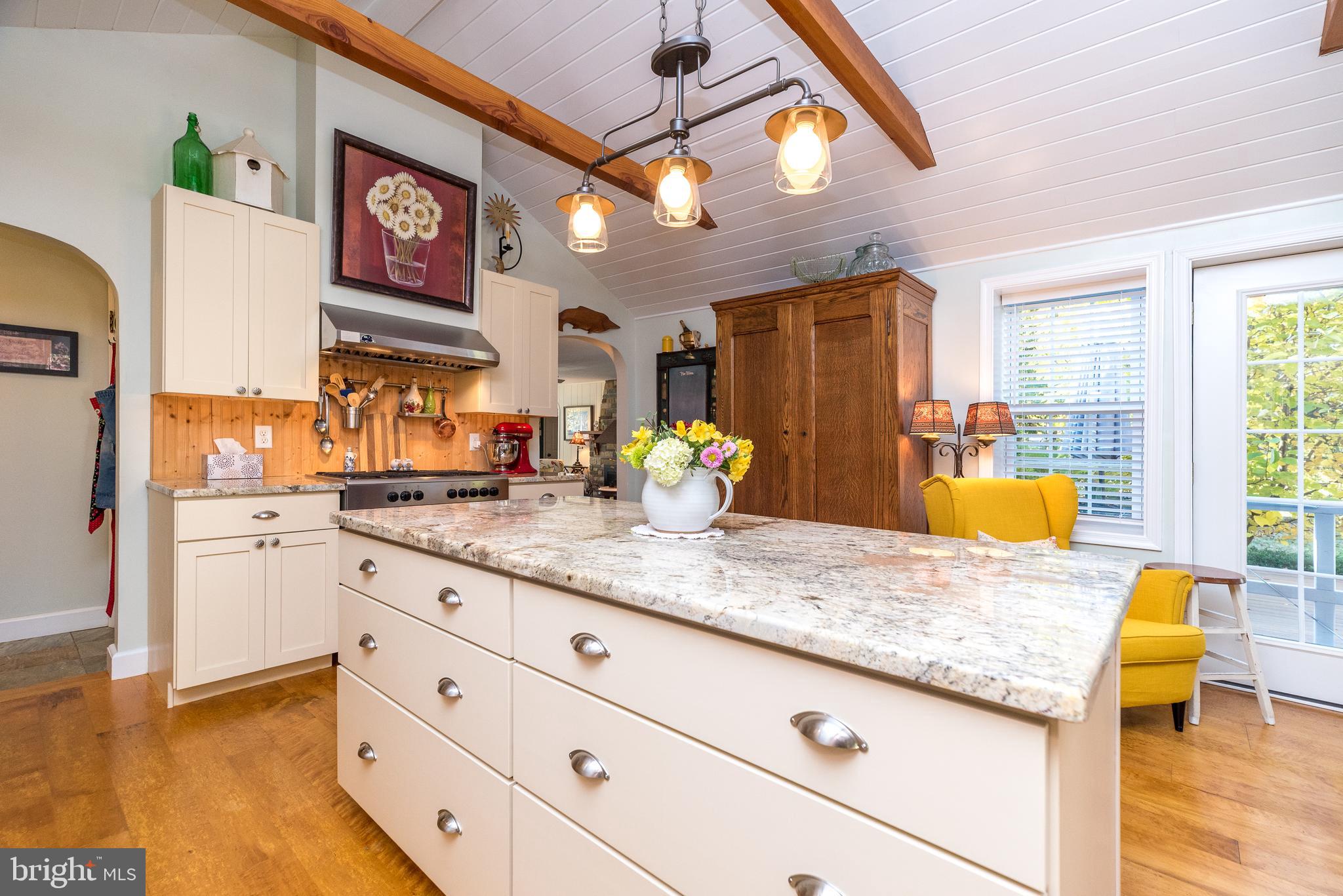 PEBBLE HILL - Residential