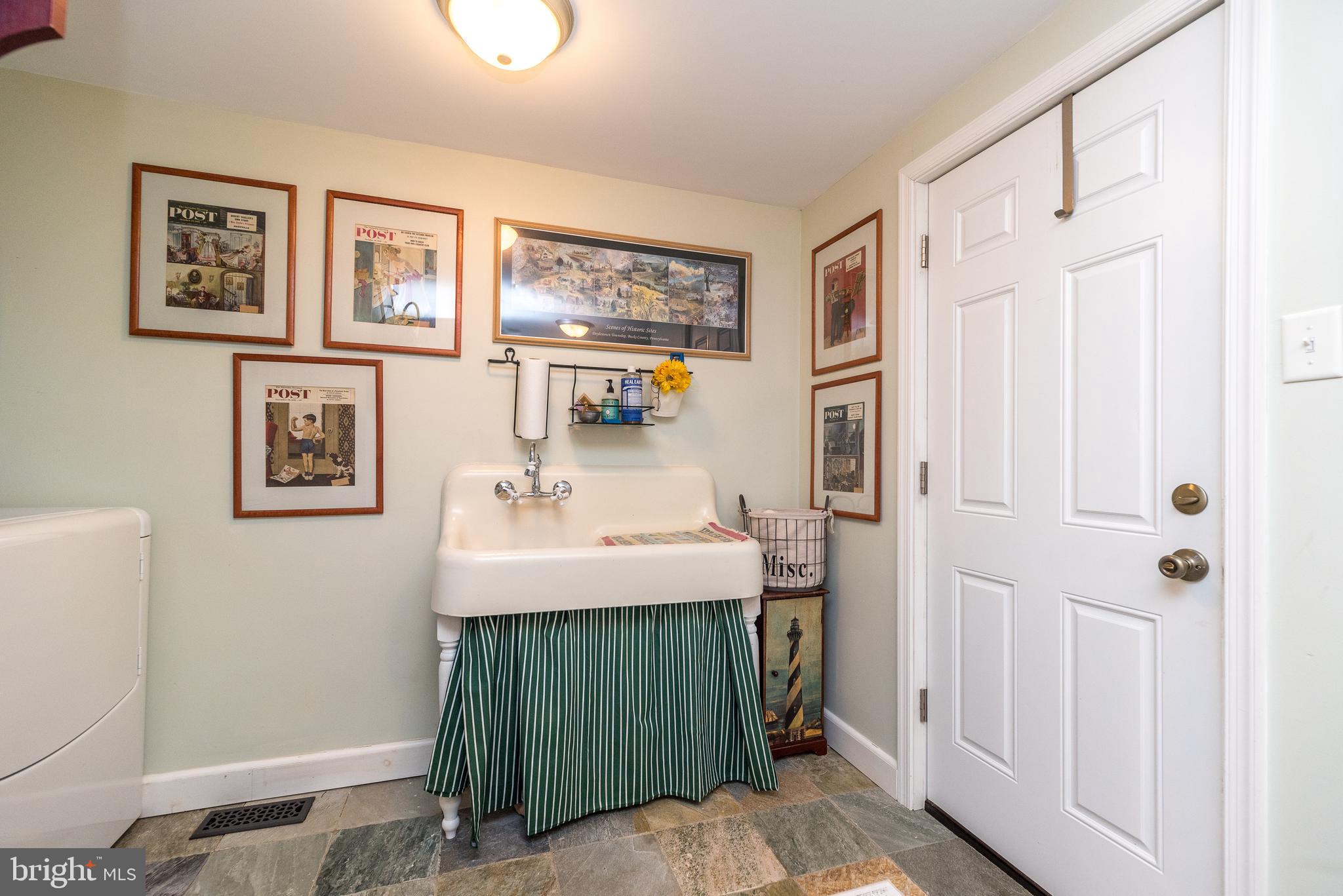 PEBBLE HILL - Residential