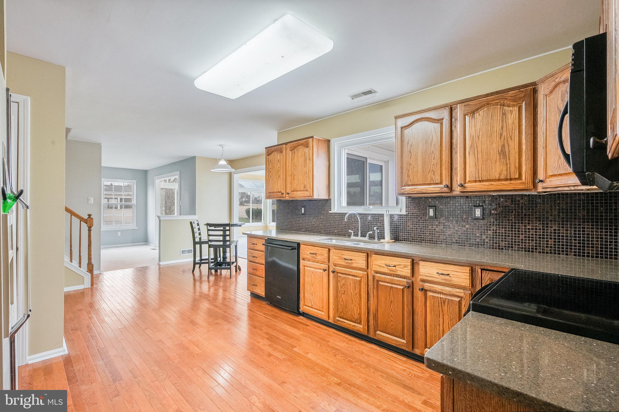 LONGSHORE ESTS - Residential