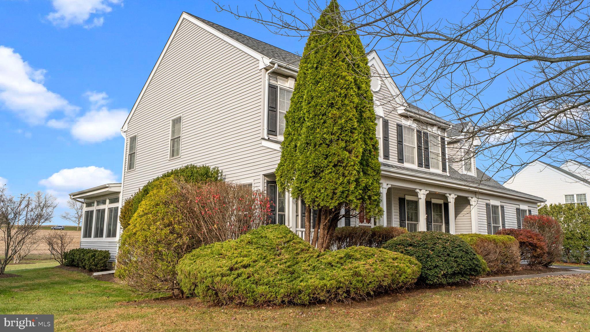 LONGSHORE ESTS - Residential