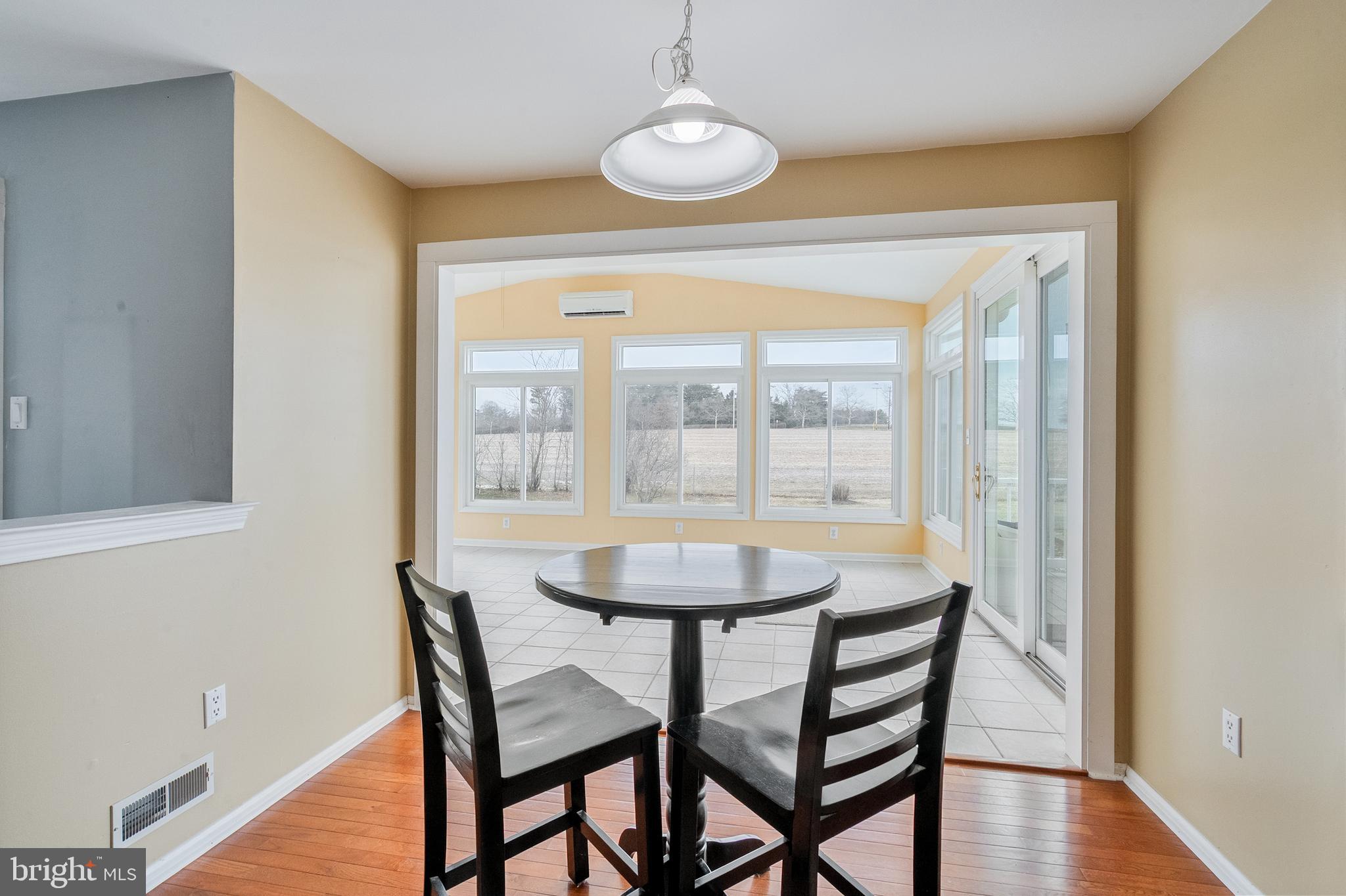 LONGSHORE ESTS - Residential