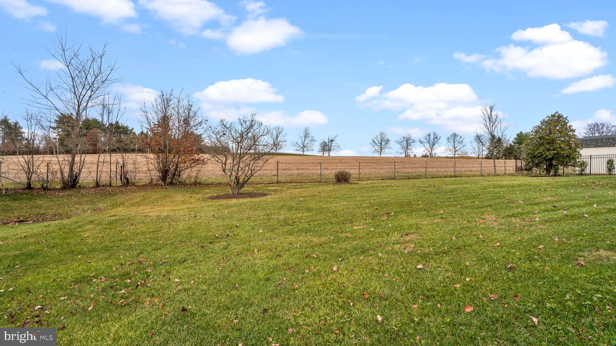 LONGSHORE ESTS - Residential