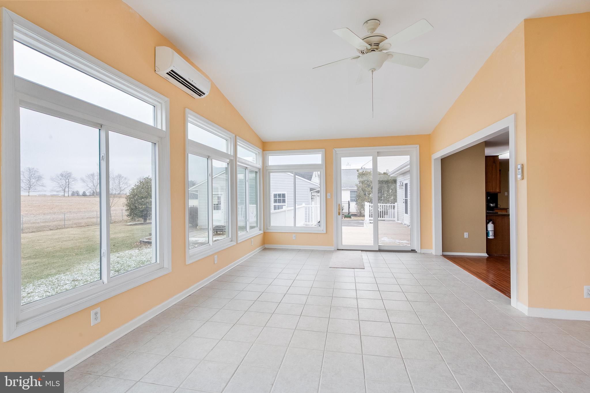 LONGSHORE ESTS - Residential