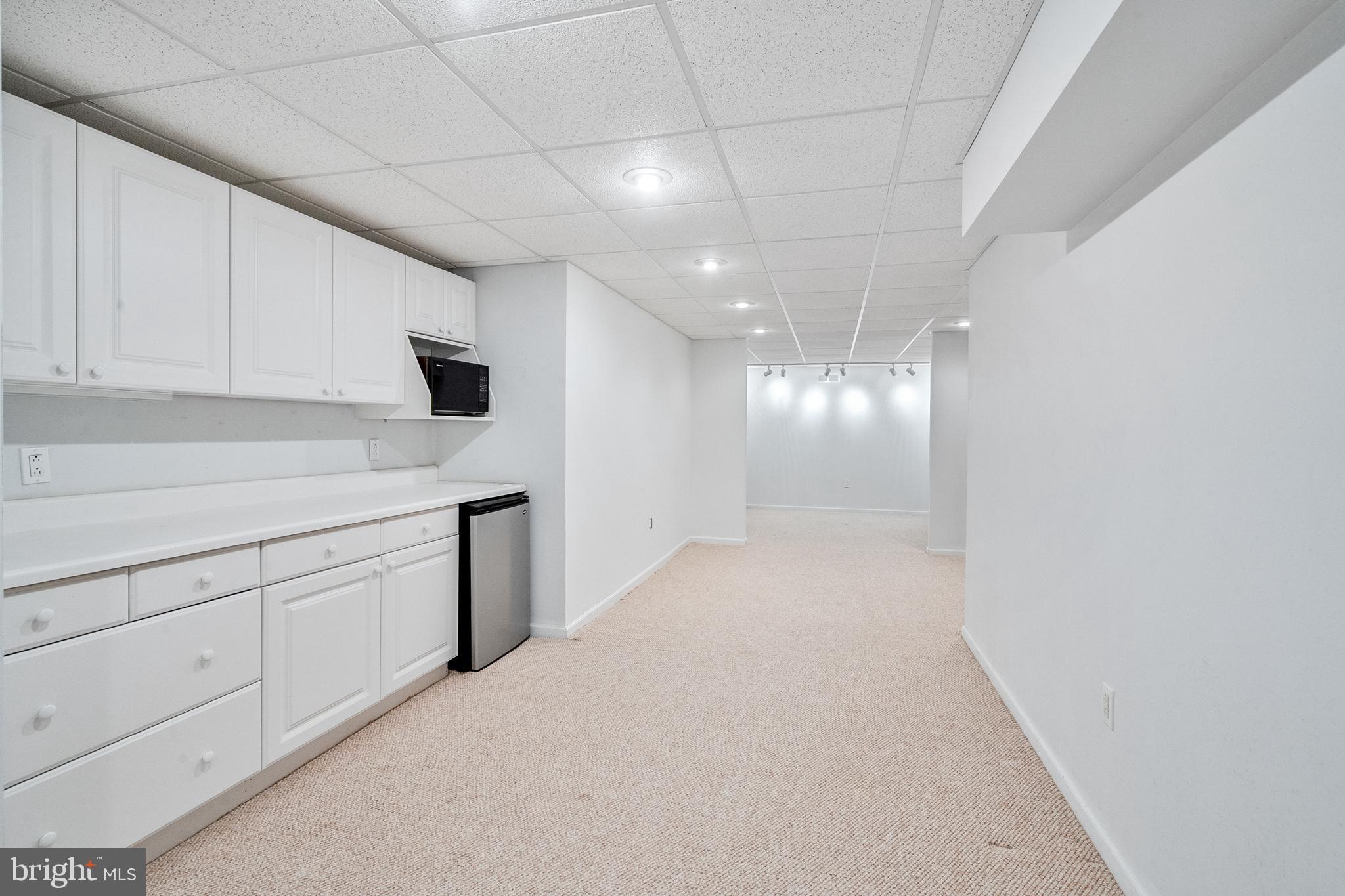 LONGSHORE ESTS - Residential