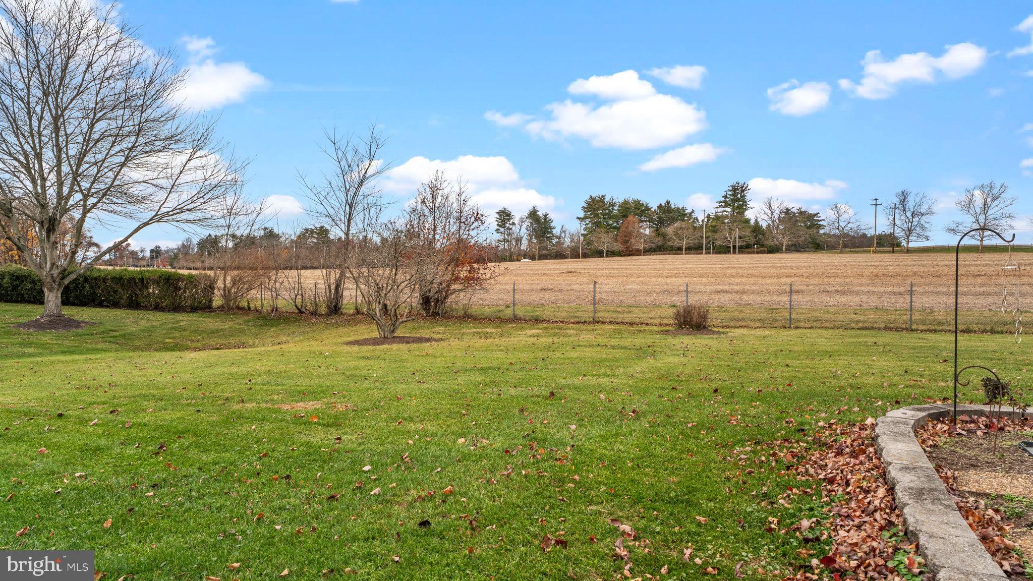 LONGSHORE ESTS - Residential