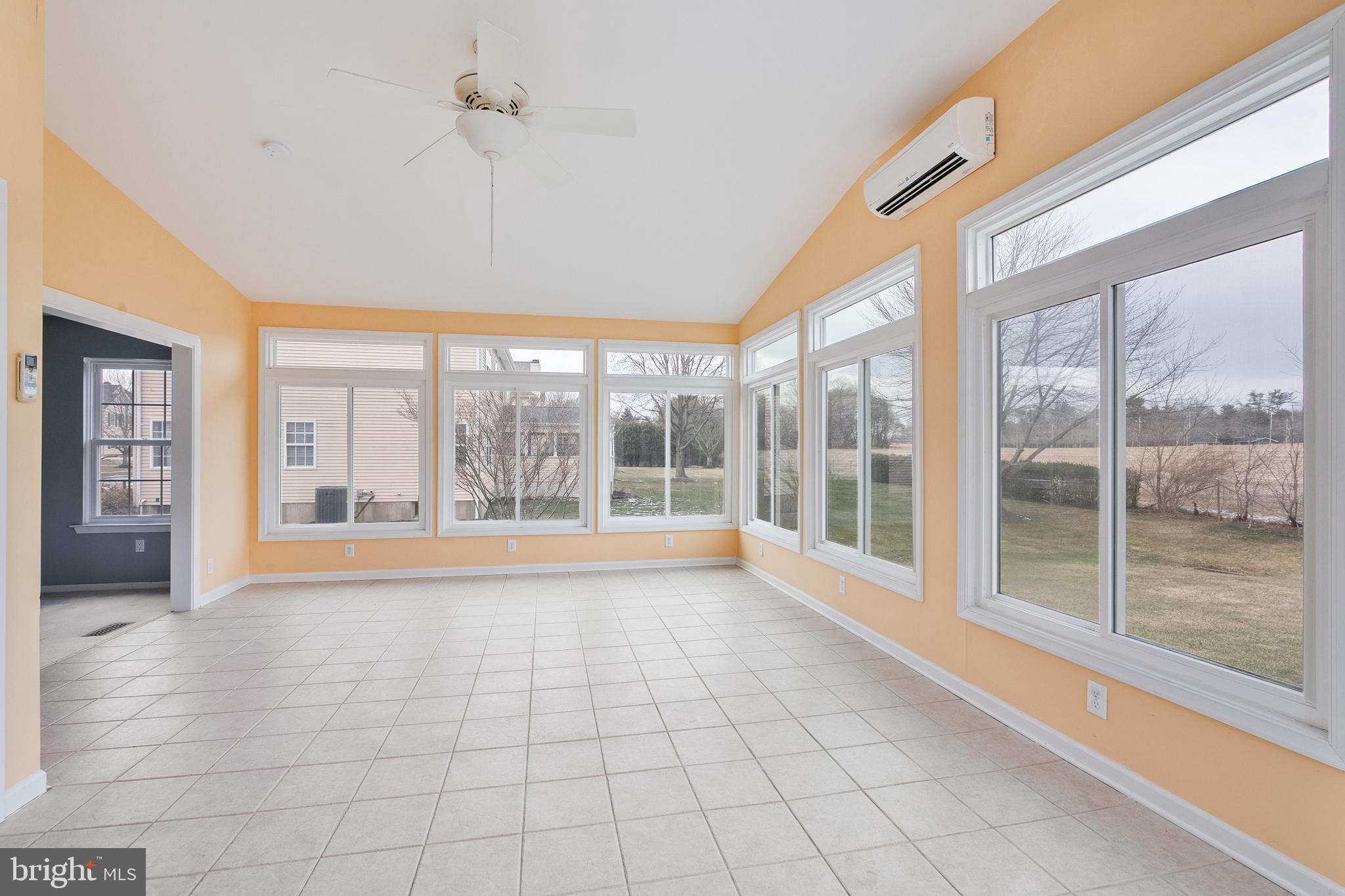 LONGSHORE ESTS - Residential