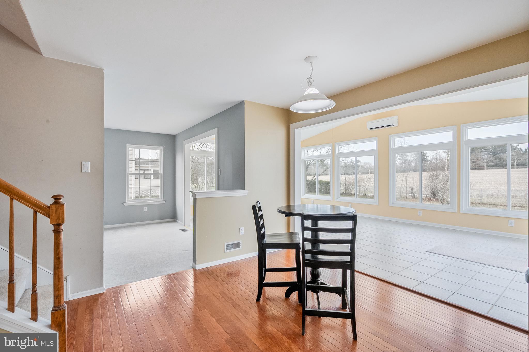 LONGSHORE ESTS - Residential