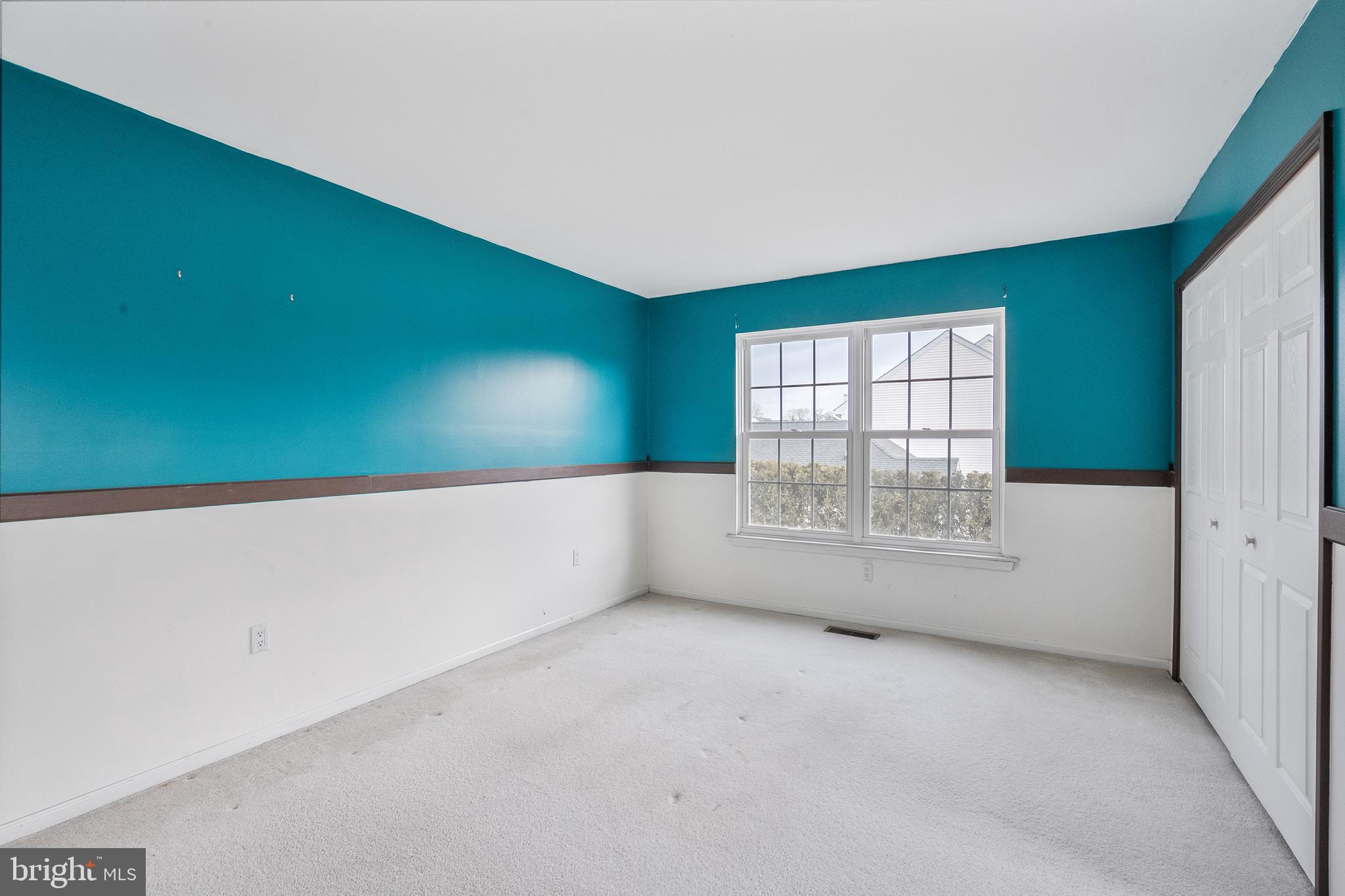 LONGSHORE ESTS - Residential