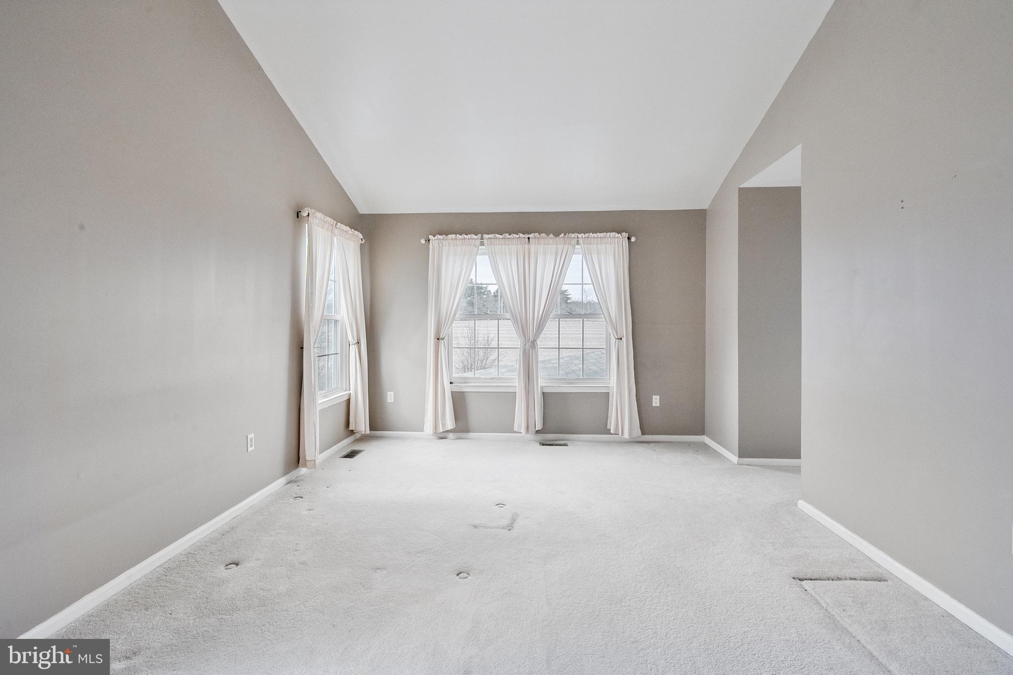 LONGSHORE ESTS - Residential