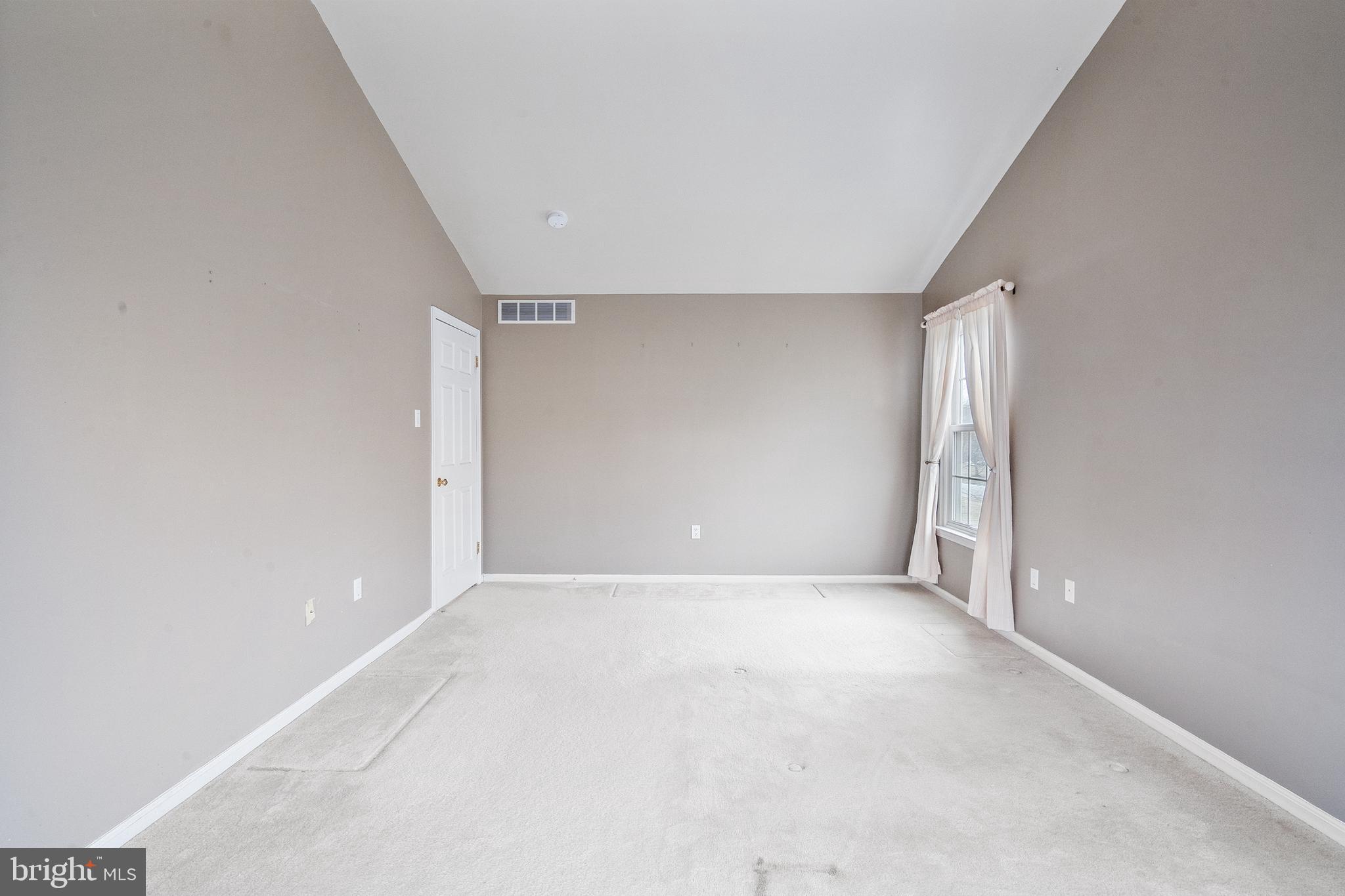 LONGSHORE ESTS - Residential