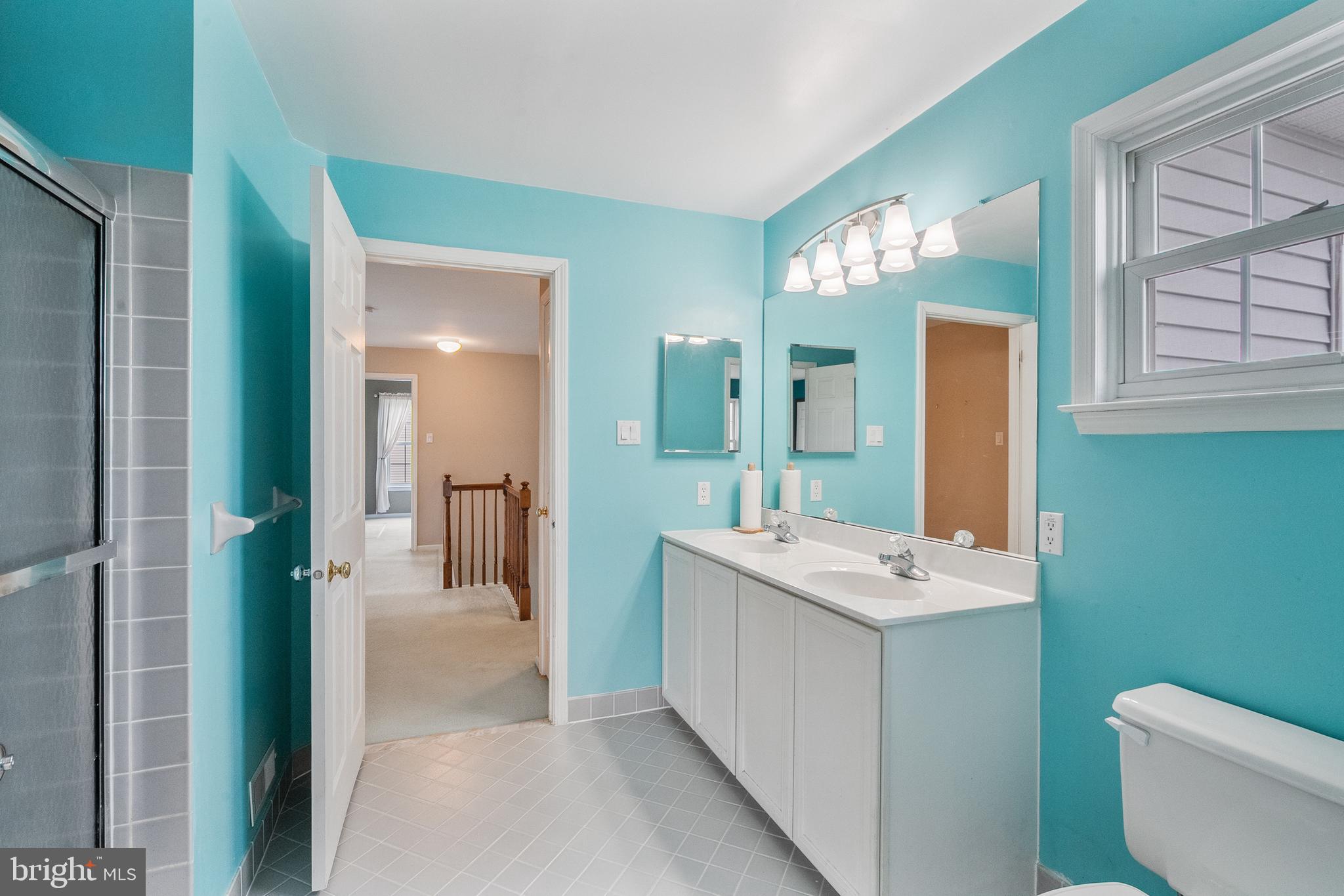 LONGSHORE ESTS - Residential