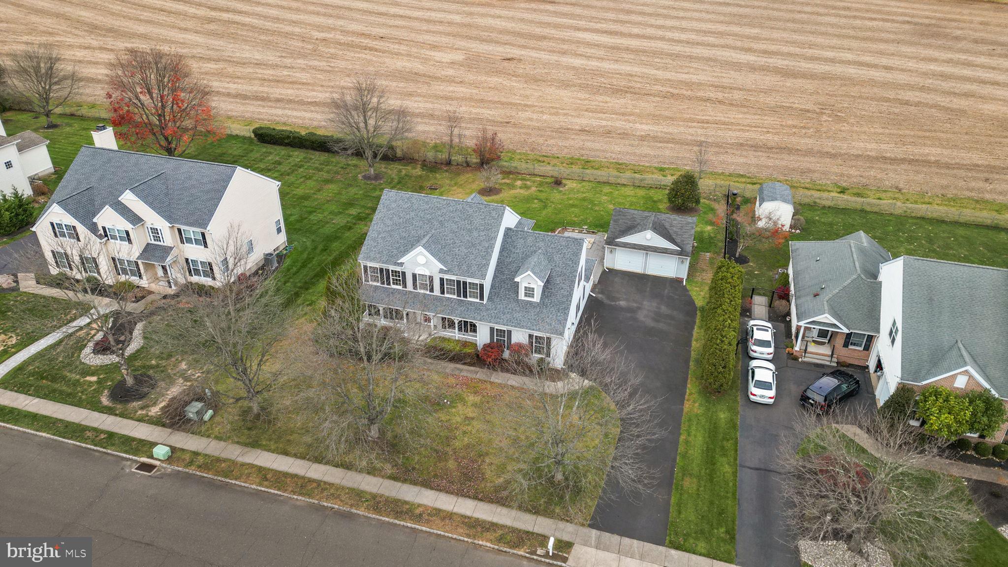 LONGSHORE ESTS - Residential