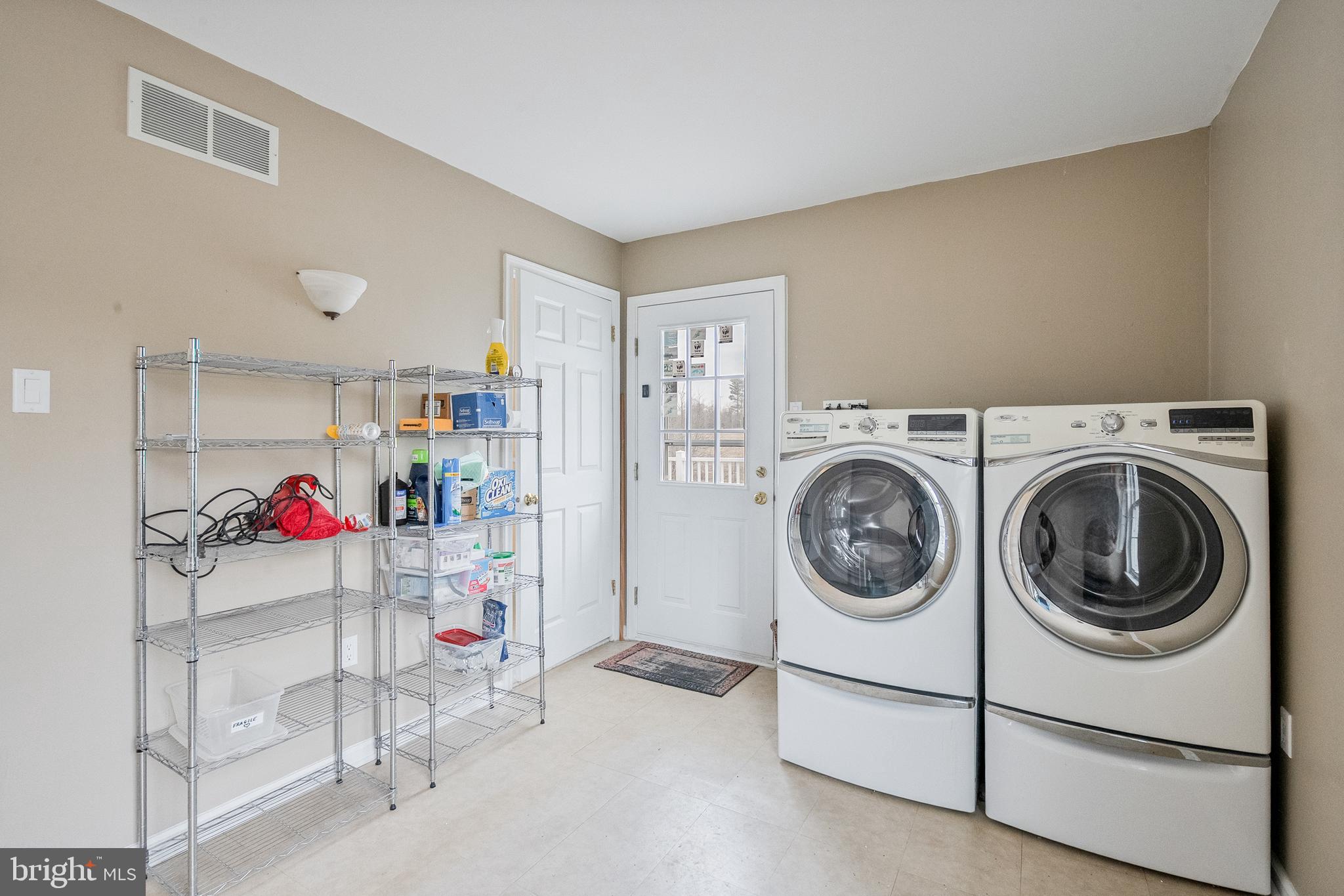 LONGSHORE ESTS - Residential