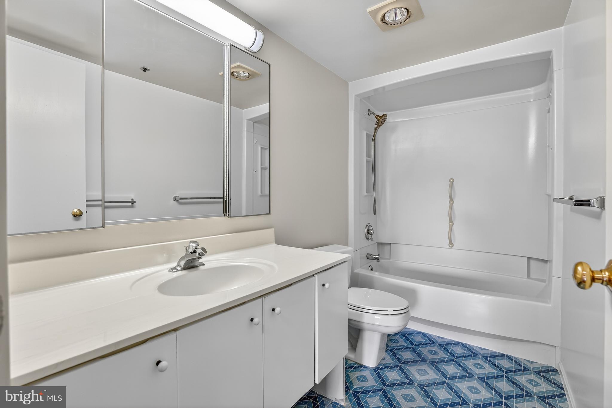 FAIRWAYS NORTH - Residential
