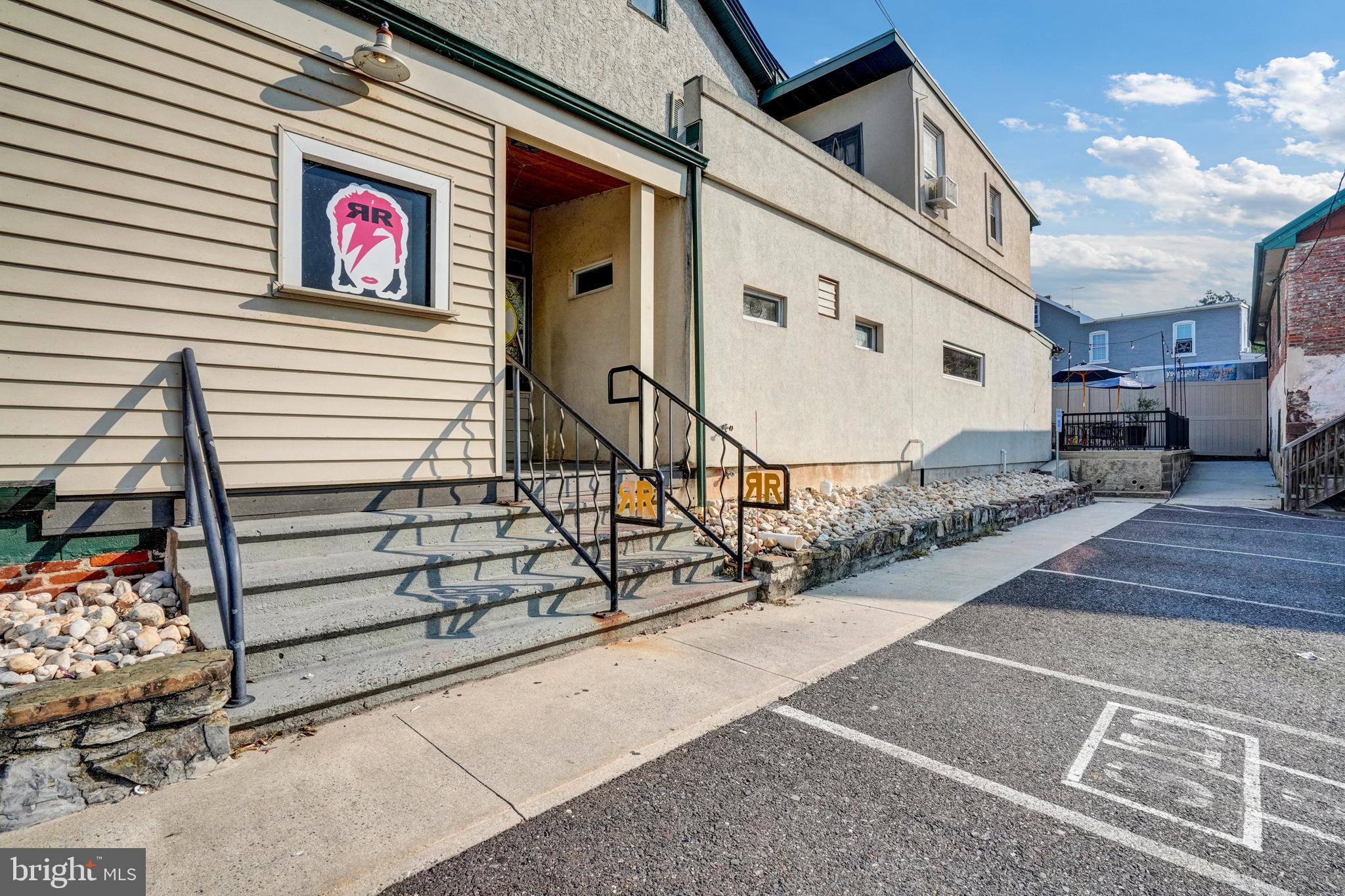 36 RAILROAD STREET
