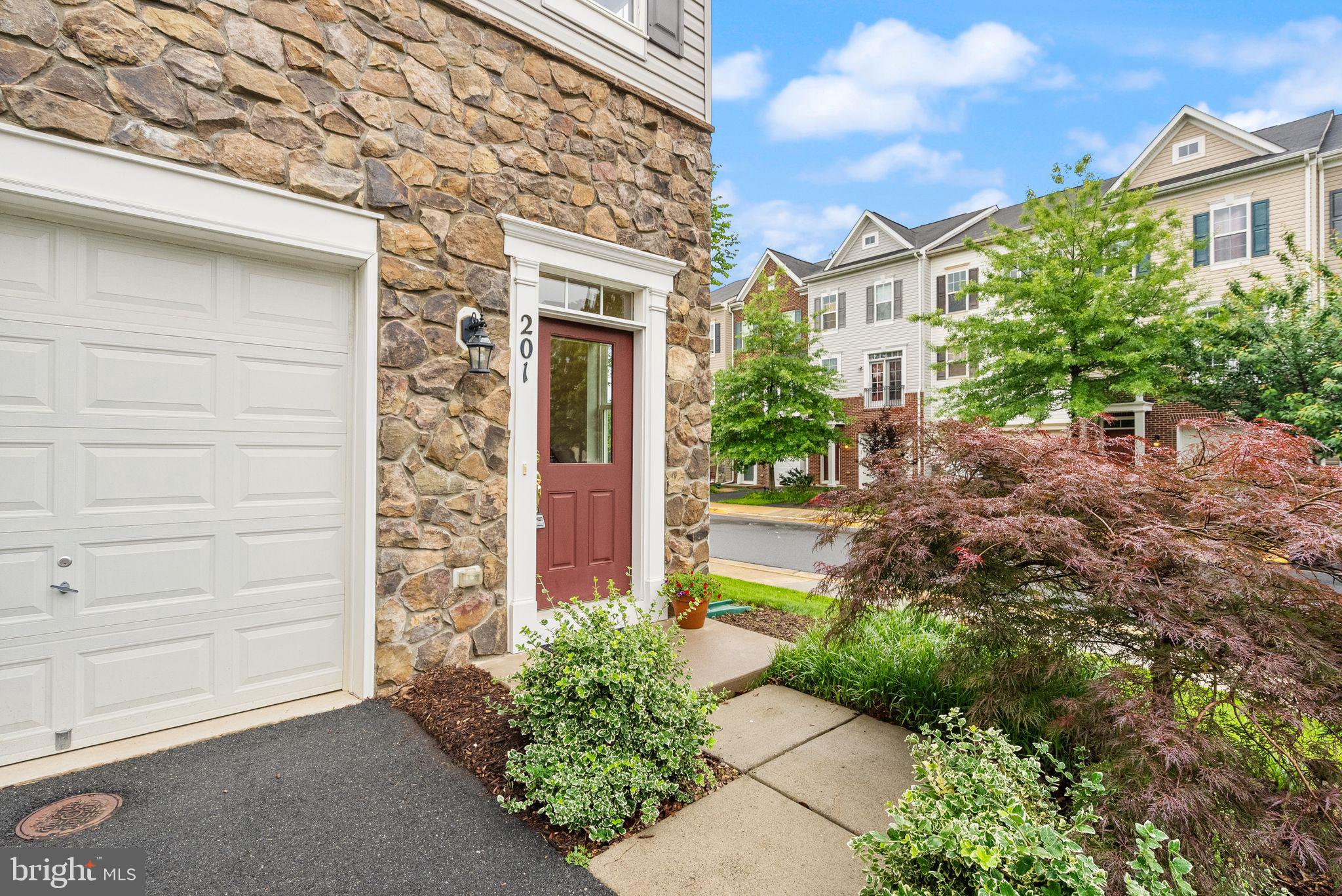 201 MILES HAWK TERRACE