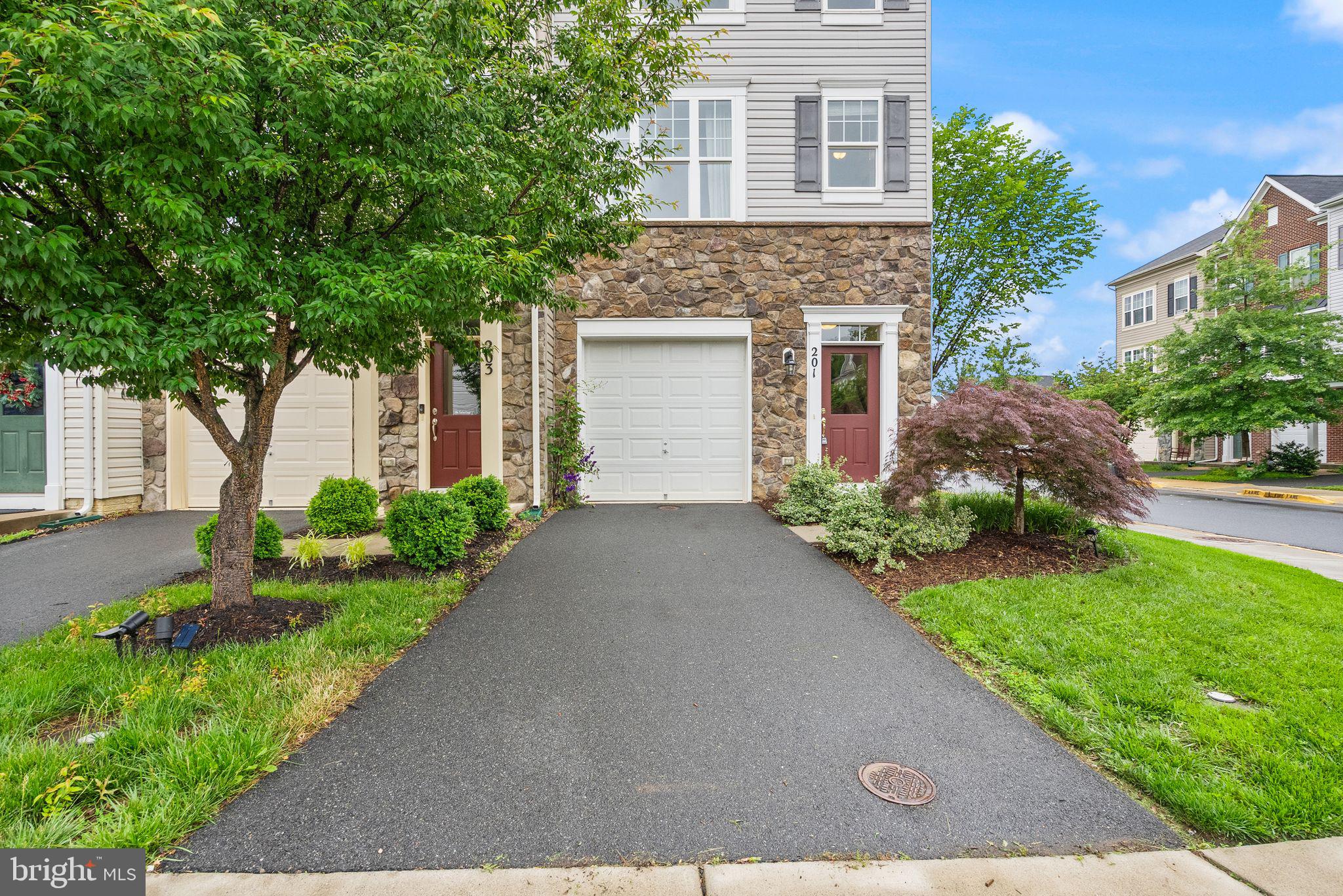 201 MILES HAWK TERRACE