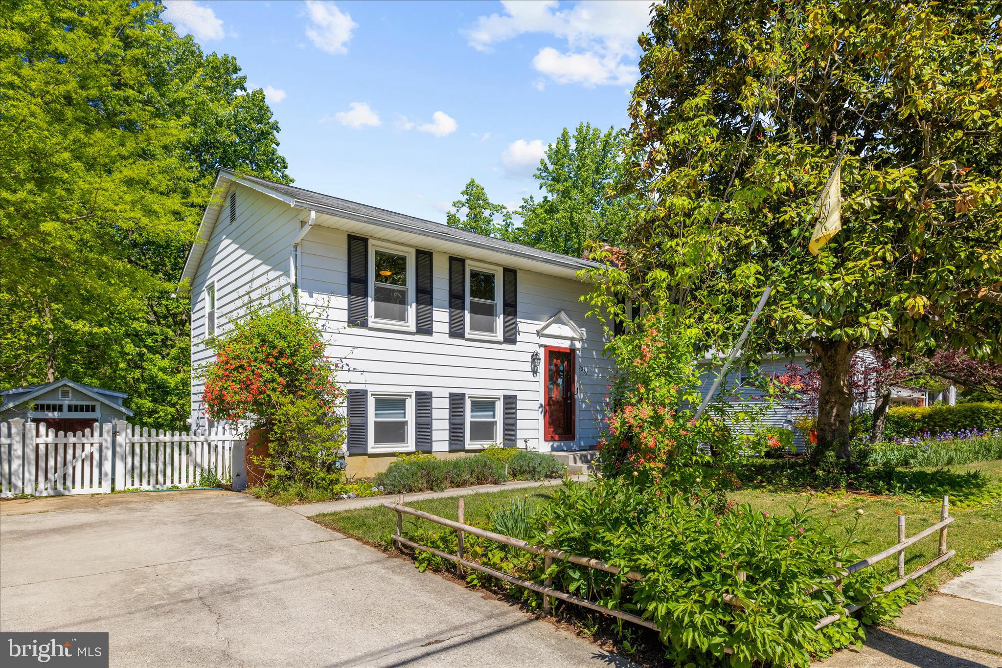 COLONY HILLS - Residential