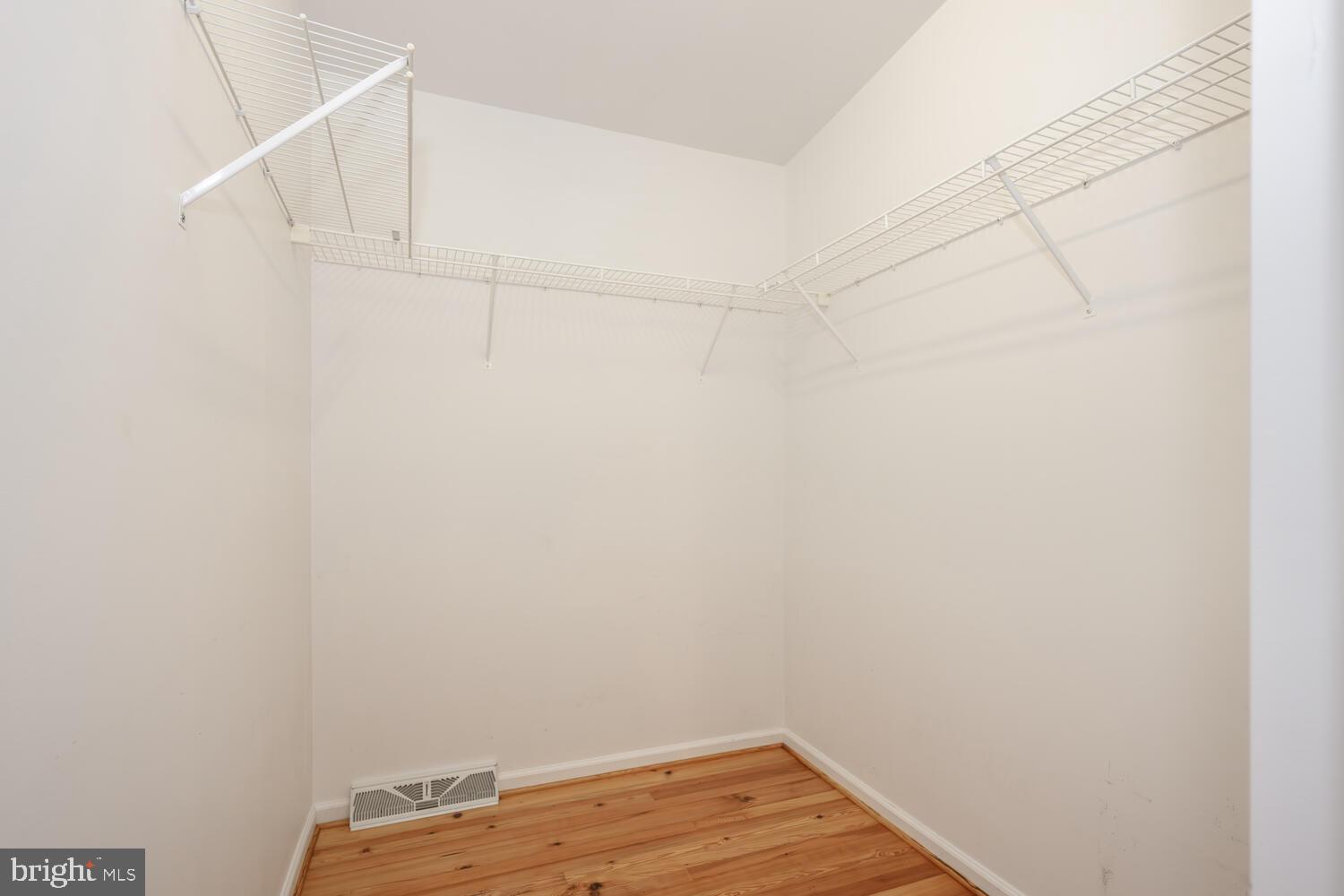 HYDE PARK - Residential