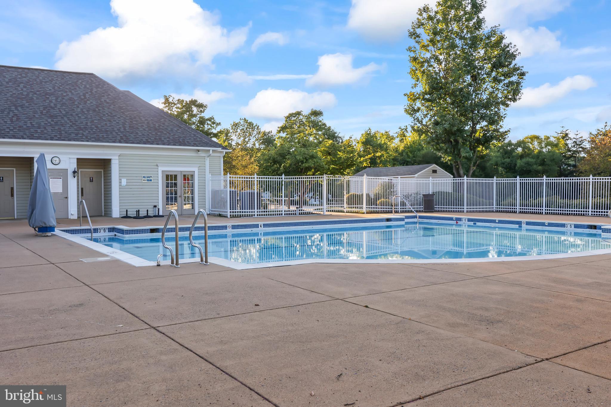 RIVER RIDGE - Residential