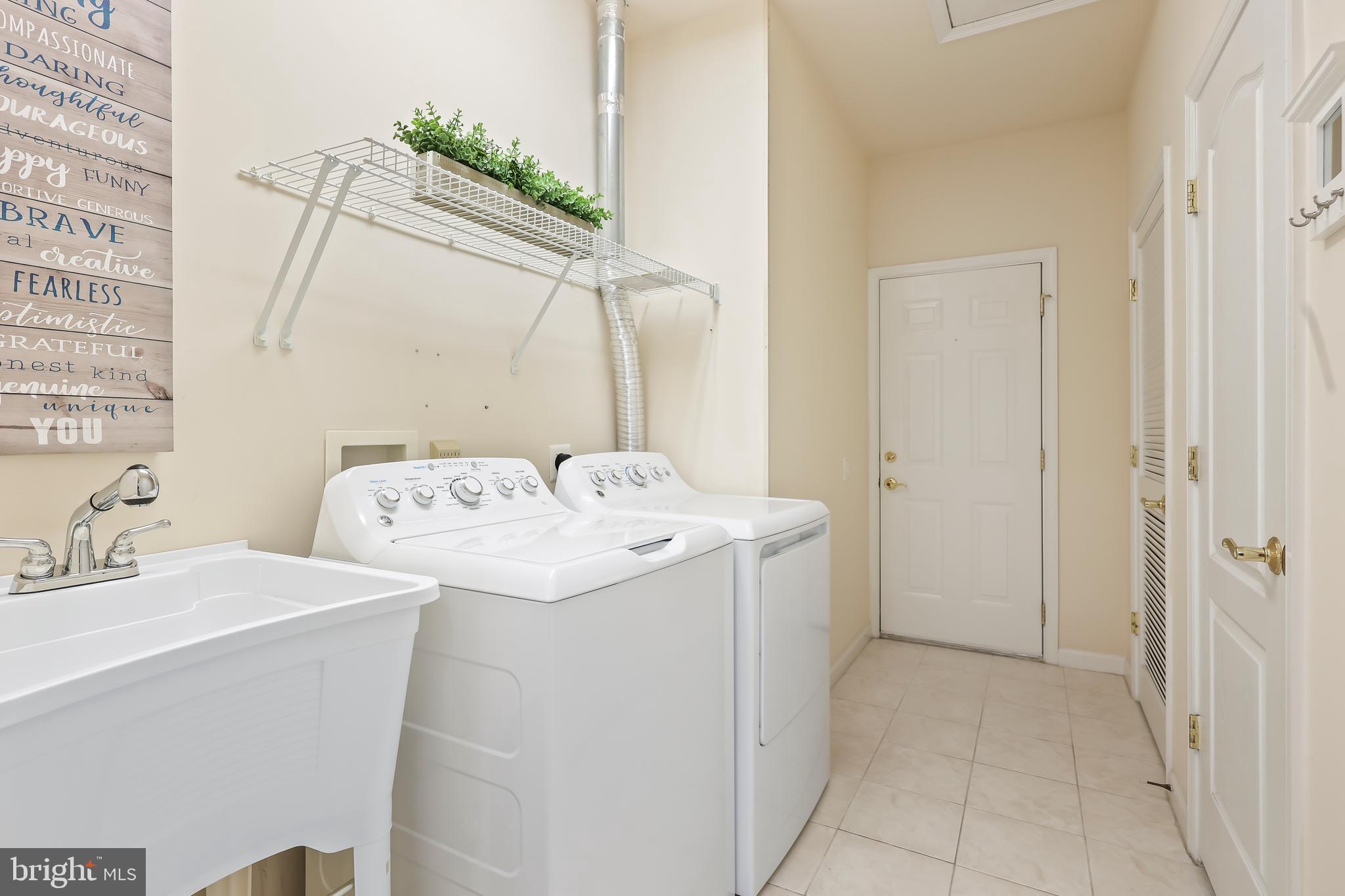 RIVER RIDGE - Residential