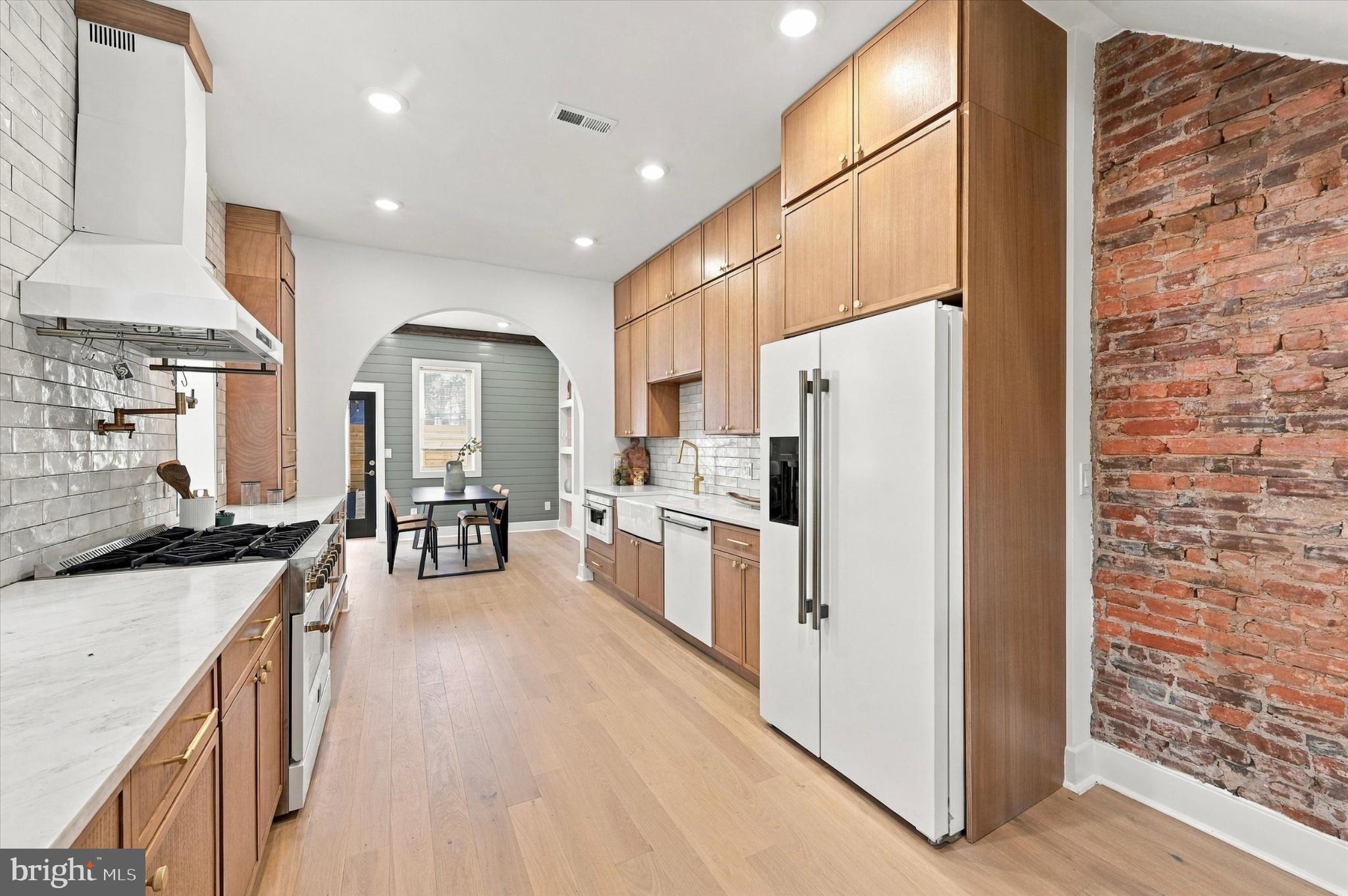1520 S 8TH STREET