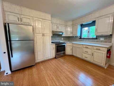 Townhouse For Rent - 569 Domino Lane<br/> PHILADELPHIA, PA 19128
