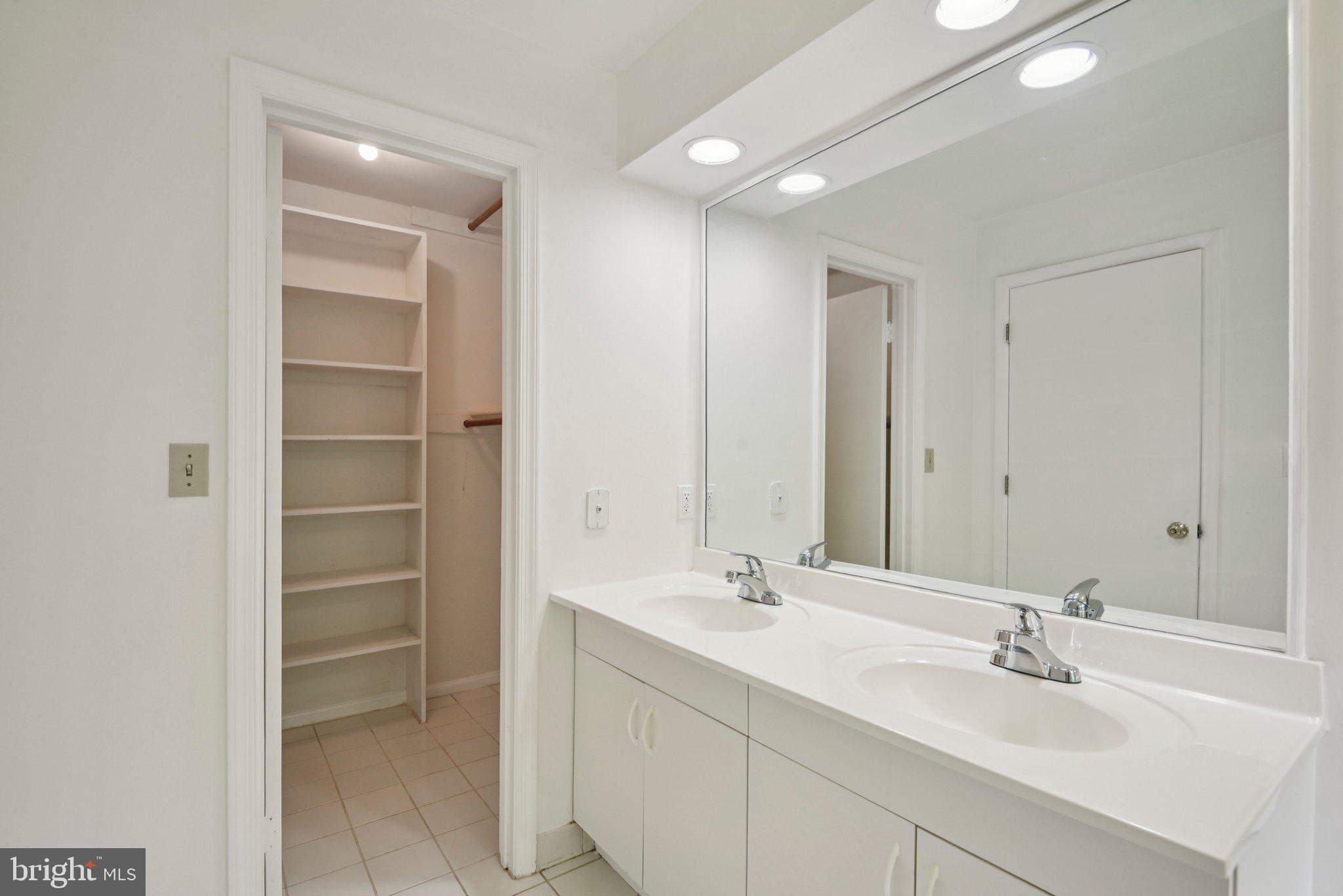 POTOMAC OUTSIDE - Residential