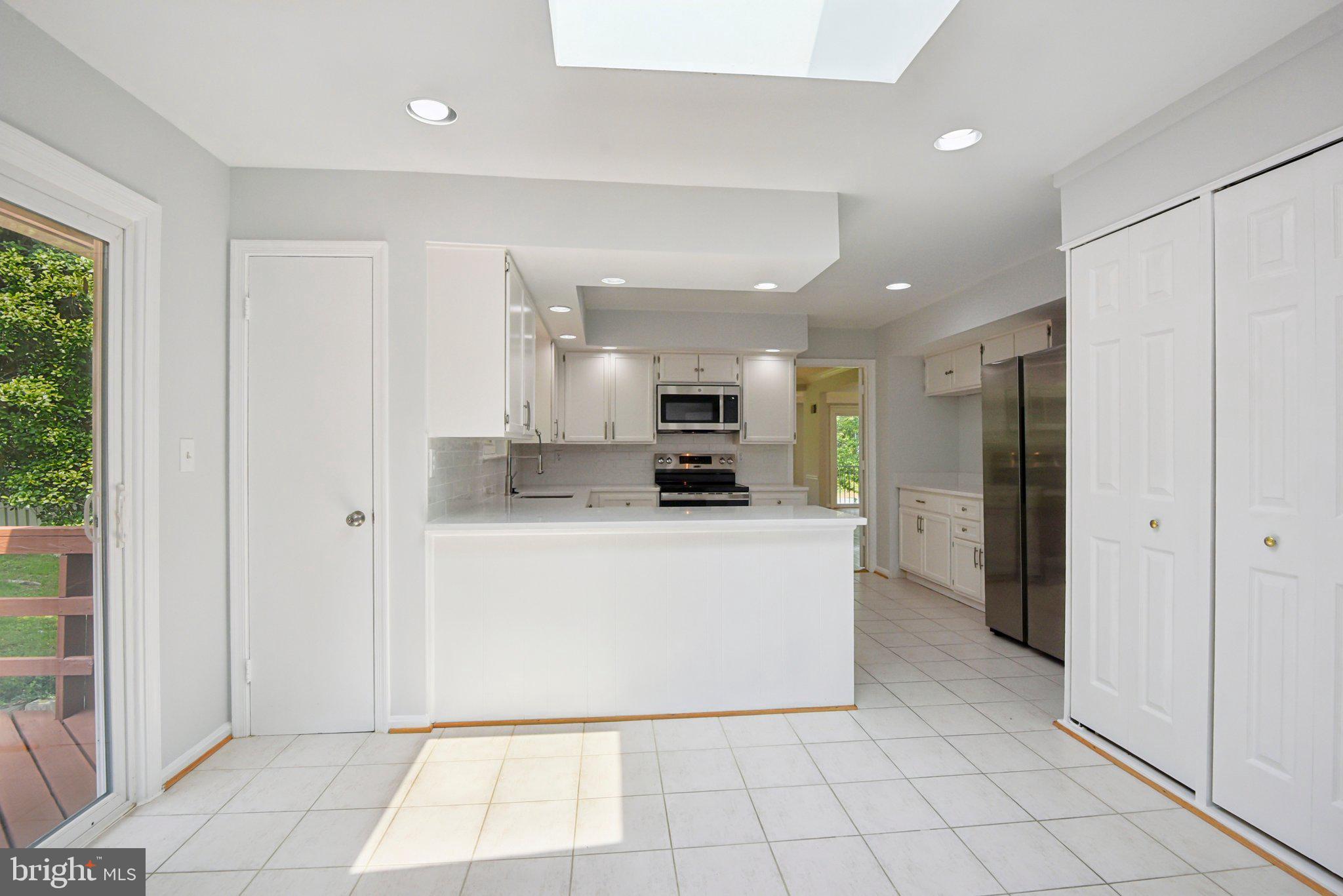 POTOMAC OUTSIDE - Residential