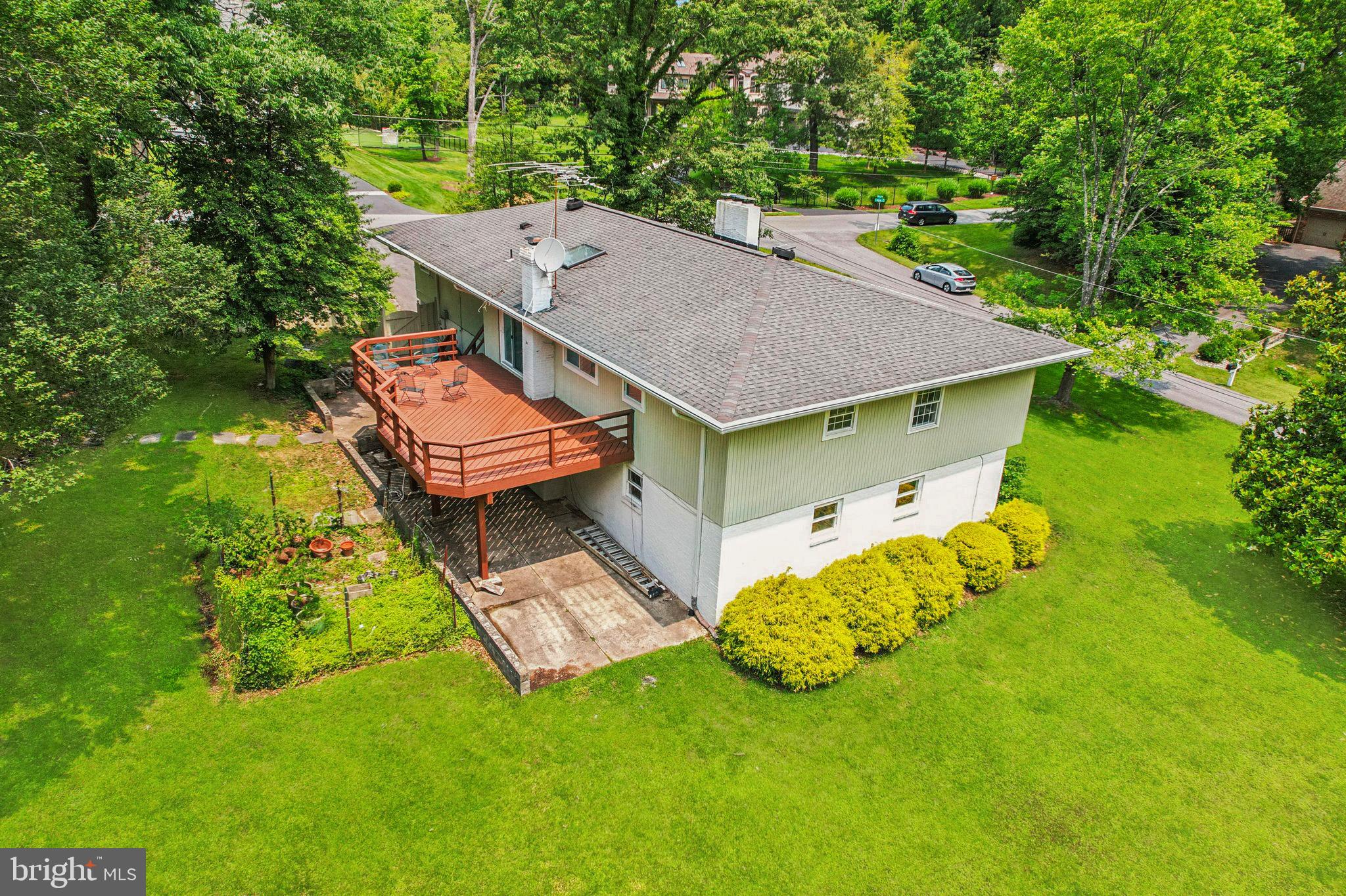 POTOMAC OUTSIDE - Residential