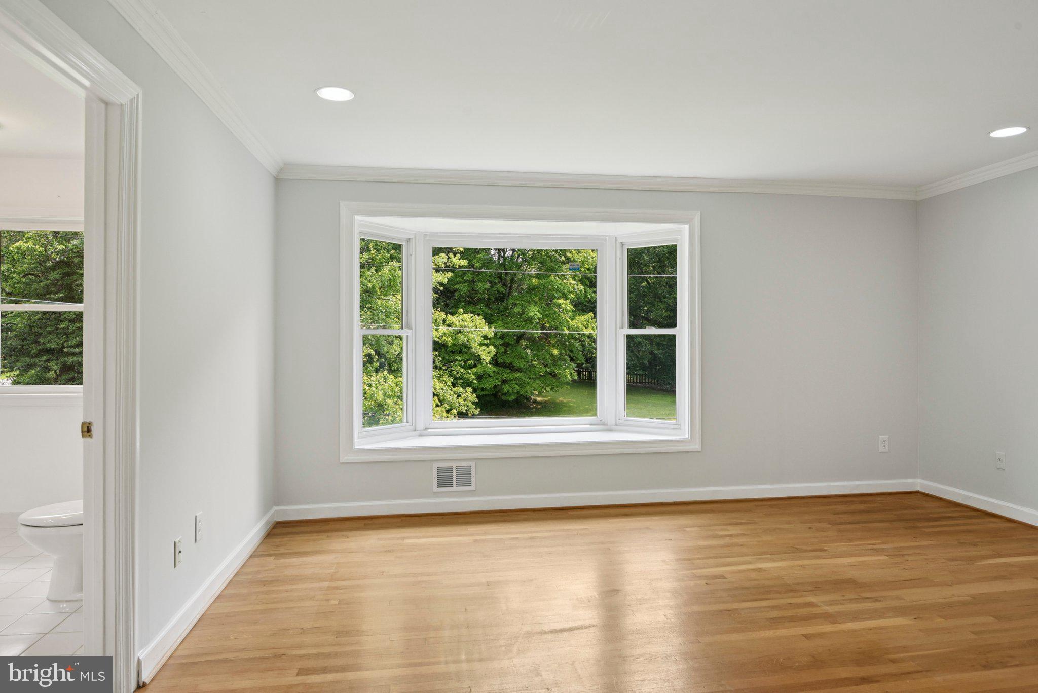 POTOMAC OUTSIDE - Residential