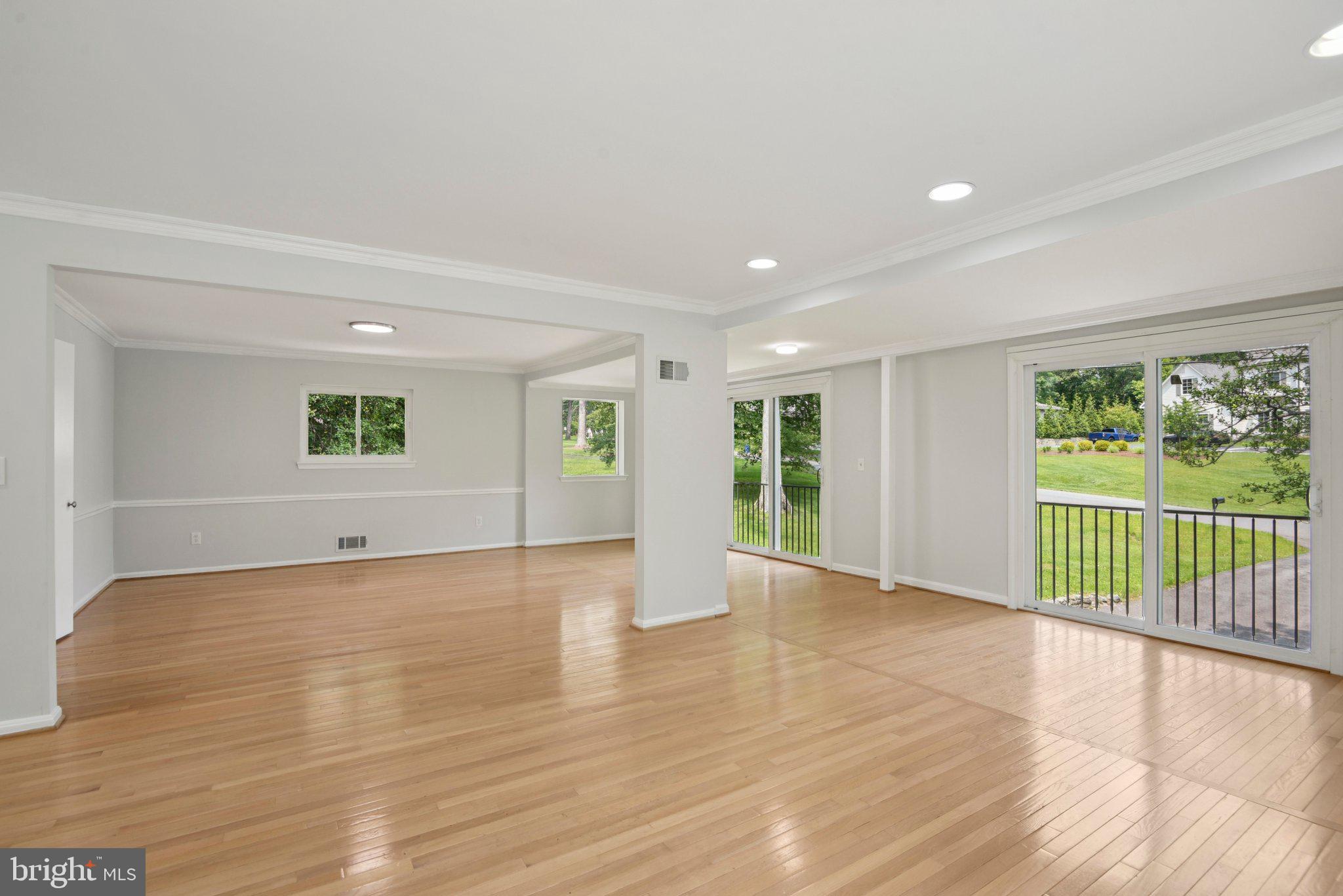 POTOMAC OUTSIDE - Residential