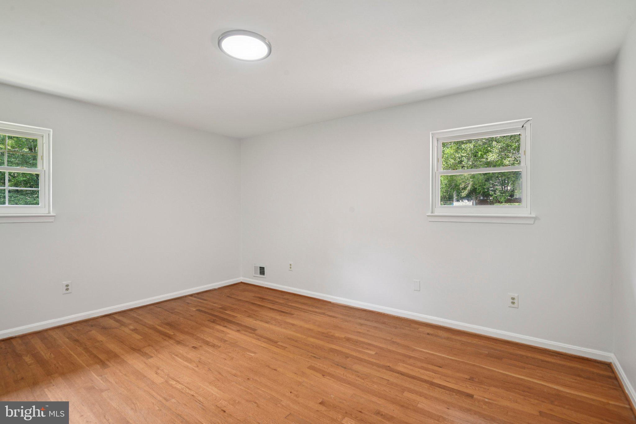 POTOMAC OUTSIDE - Residential