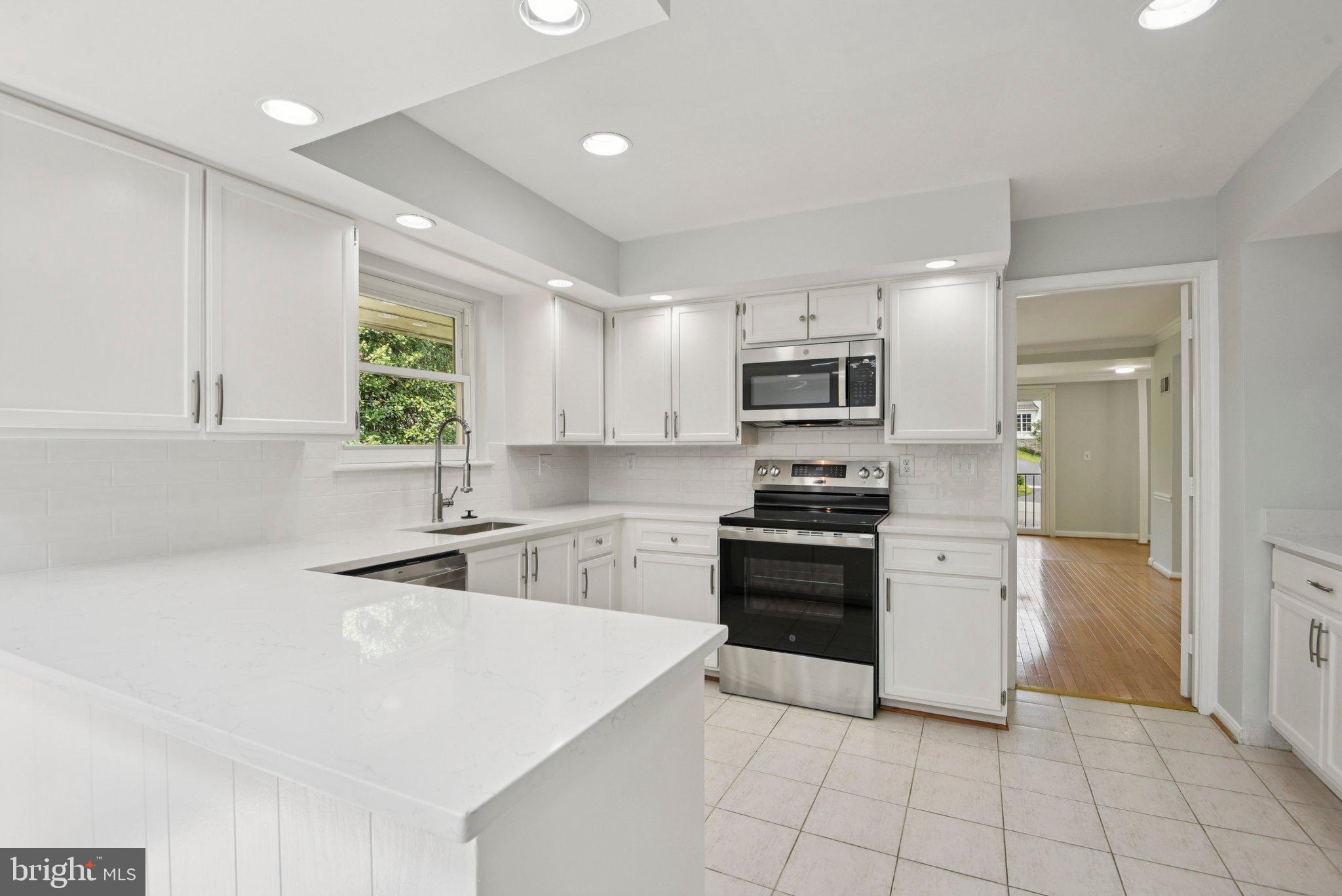 POTOMAC OUTSIDE - Residential