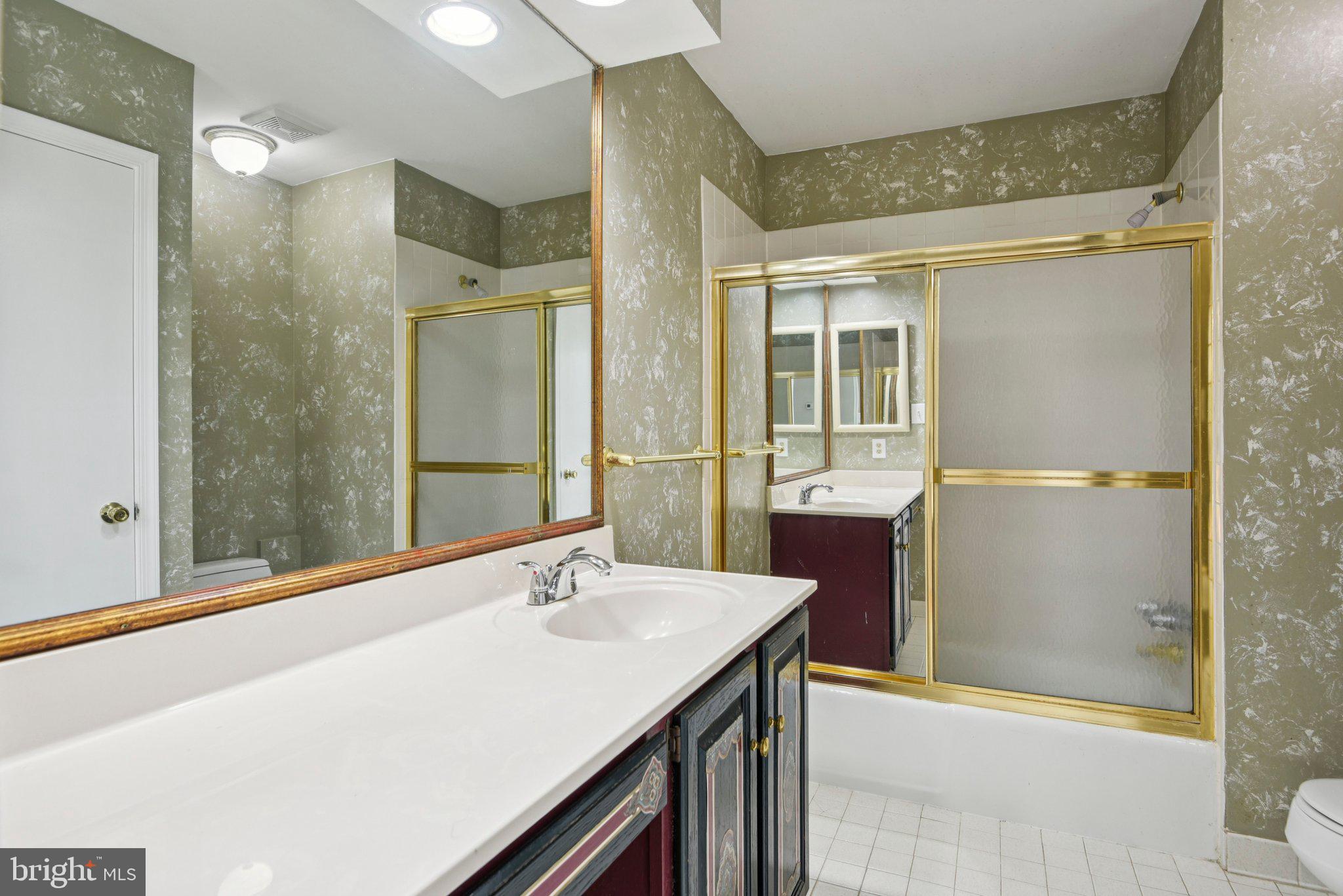 POTOMAC OUTSIDE - Residential