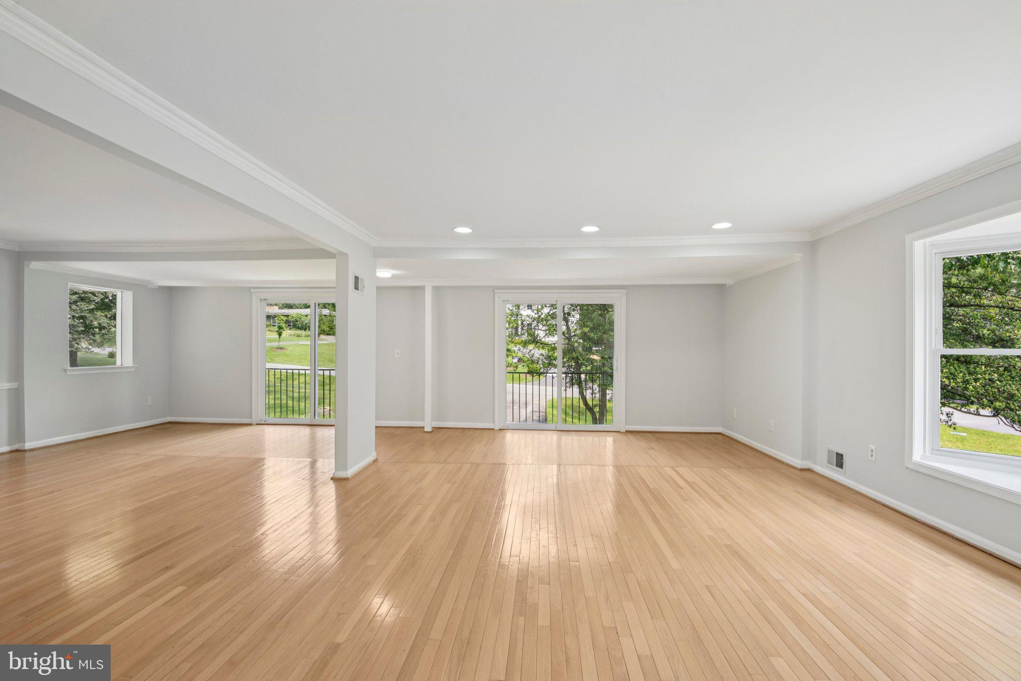 POTOMAC OUTSIDE - Residential