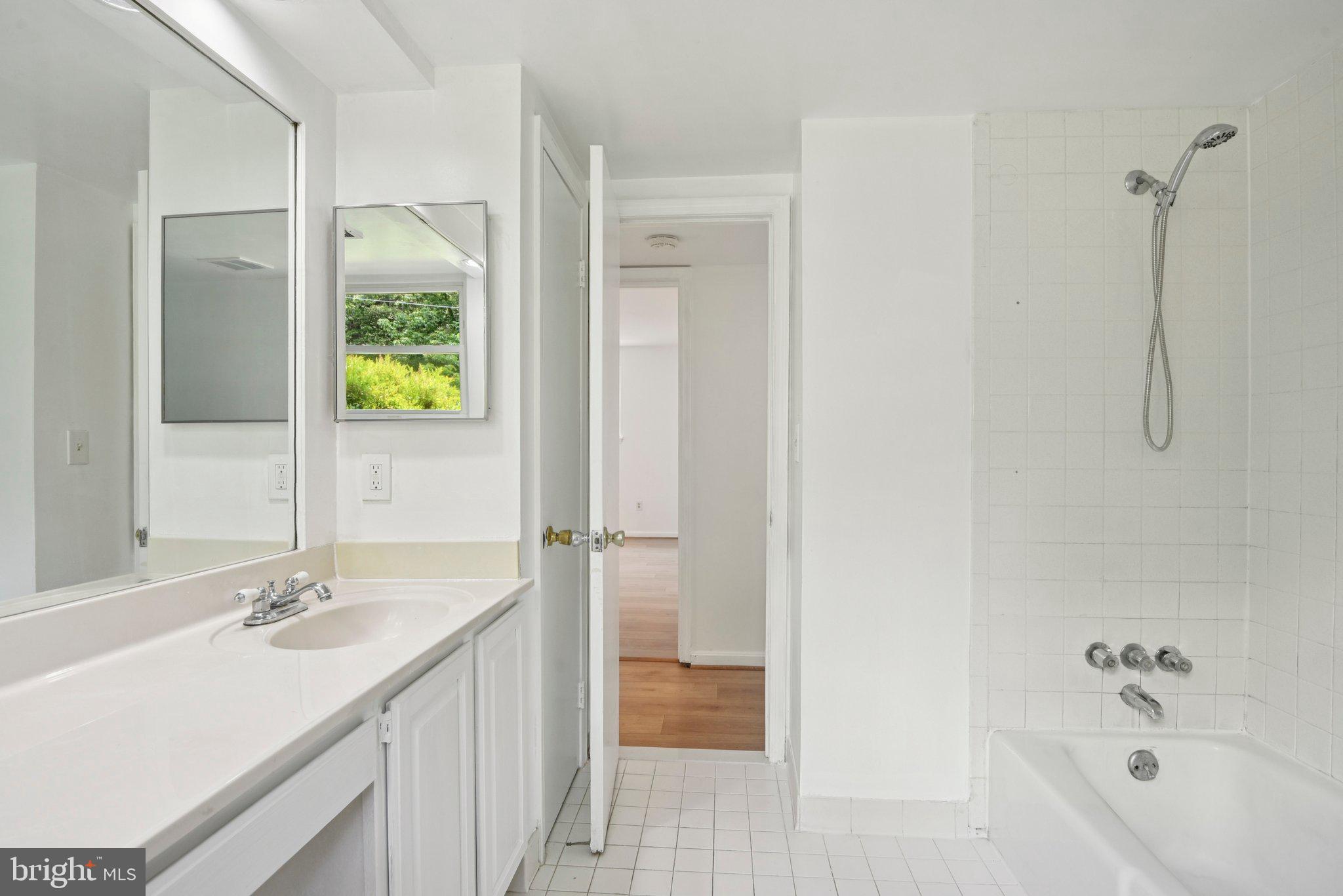 POTOMAC OUTSIDE - Residential