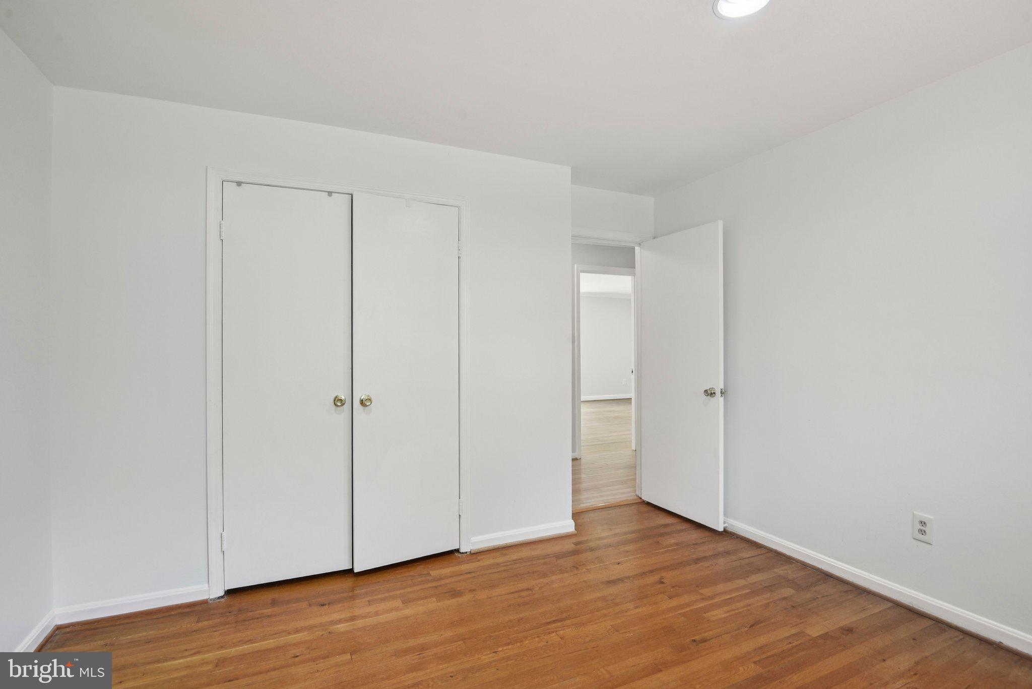 POTOMAC OUTSIDE - Residential