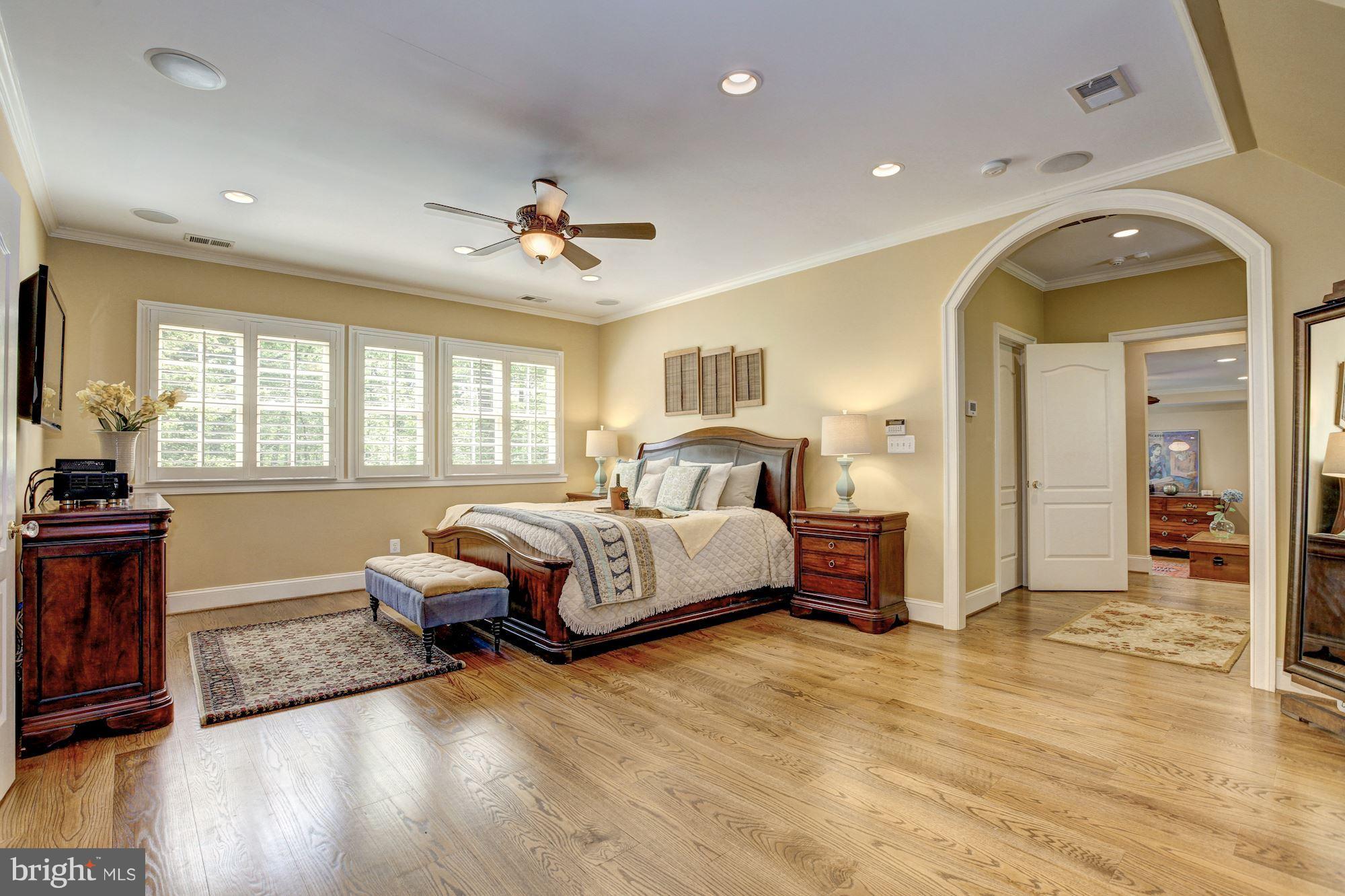 POTOMAC OUTSIDE - Residential