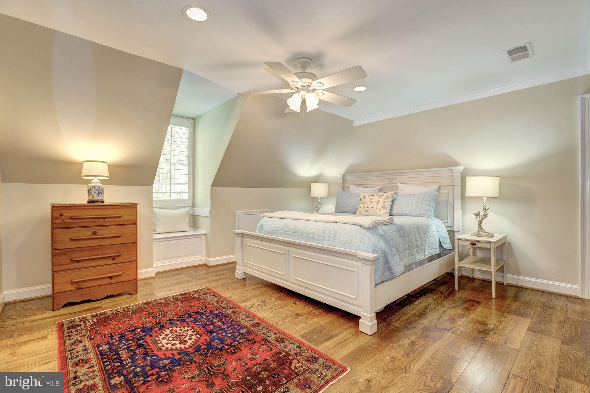 POTOMAC OUTSIDE - Residential