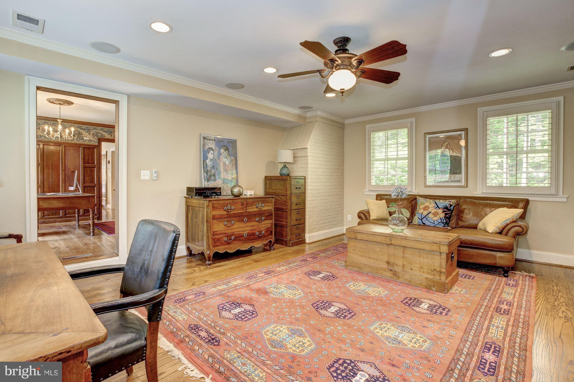 POTOMAC OUTSIDE - Residential