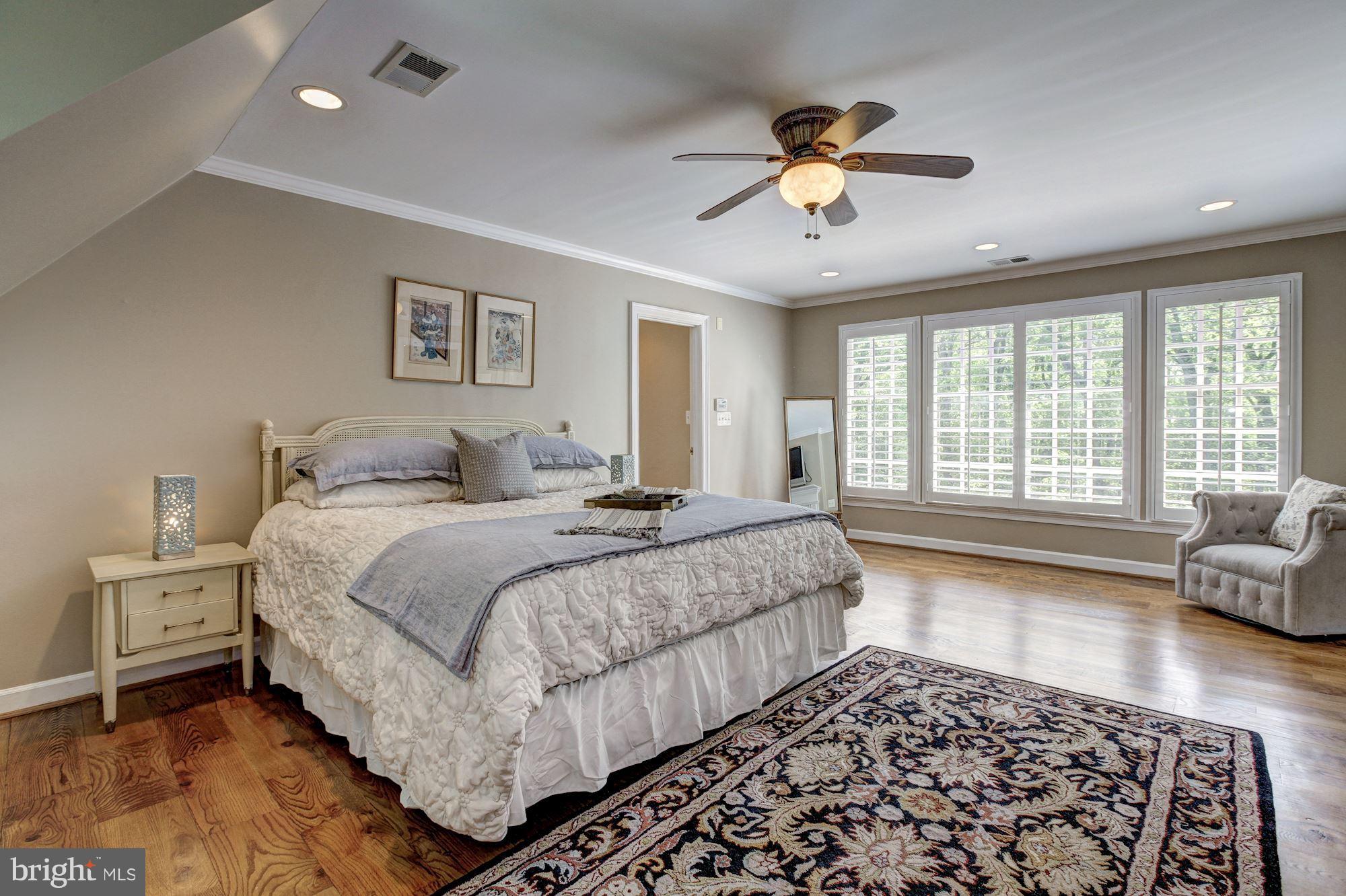 POTOMAC OUTSIDE - Residential