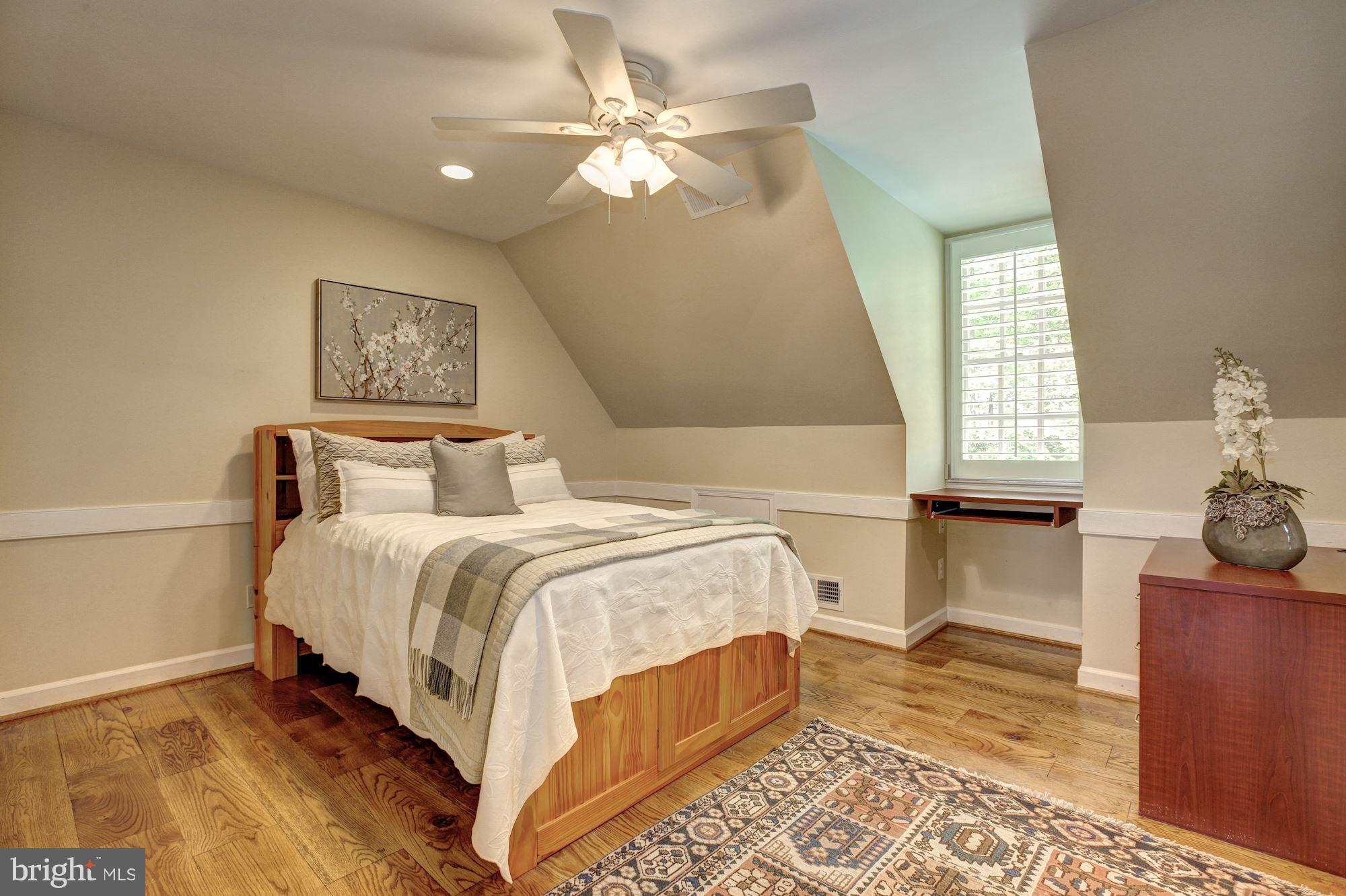 POTOMAC OUTSIDE - Residential