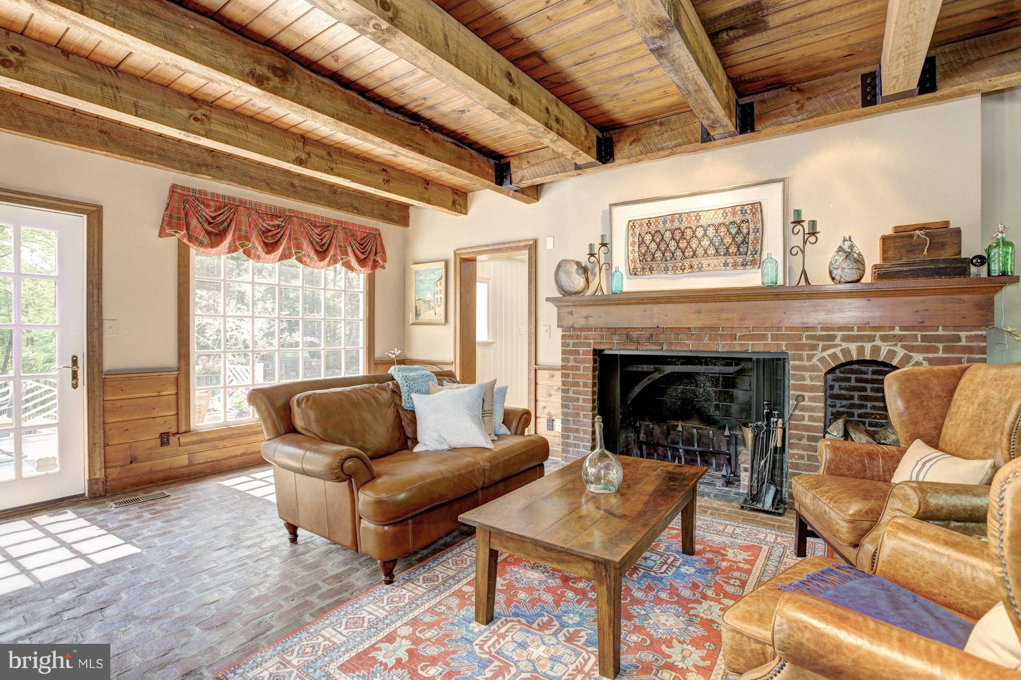 POTOMAC OUTSIDE - Residential