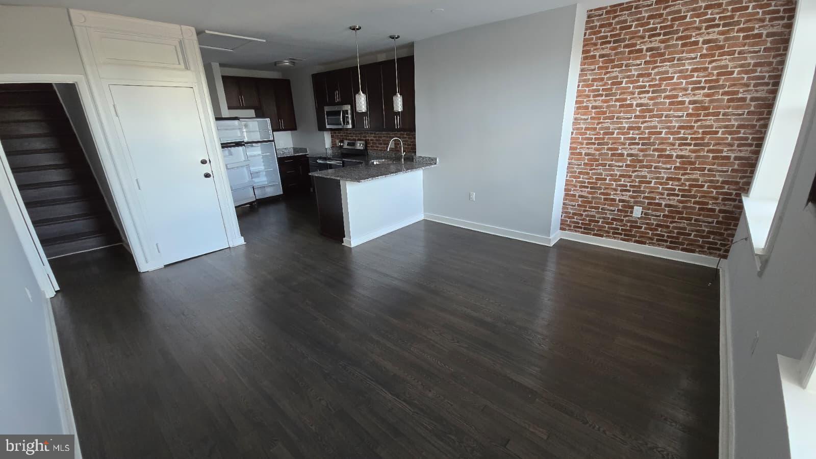MOUNT VERNON PLACE HISTORIC DISTRICT - Residential Lease